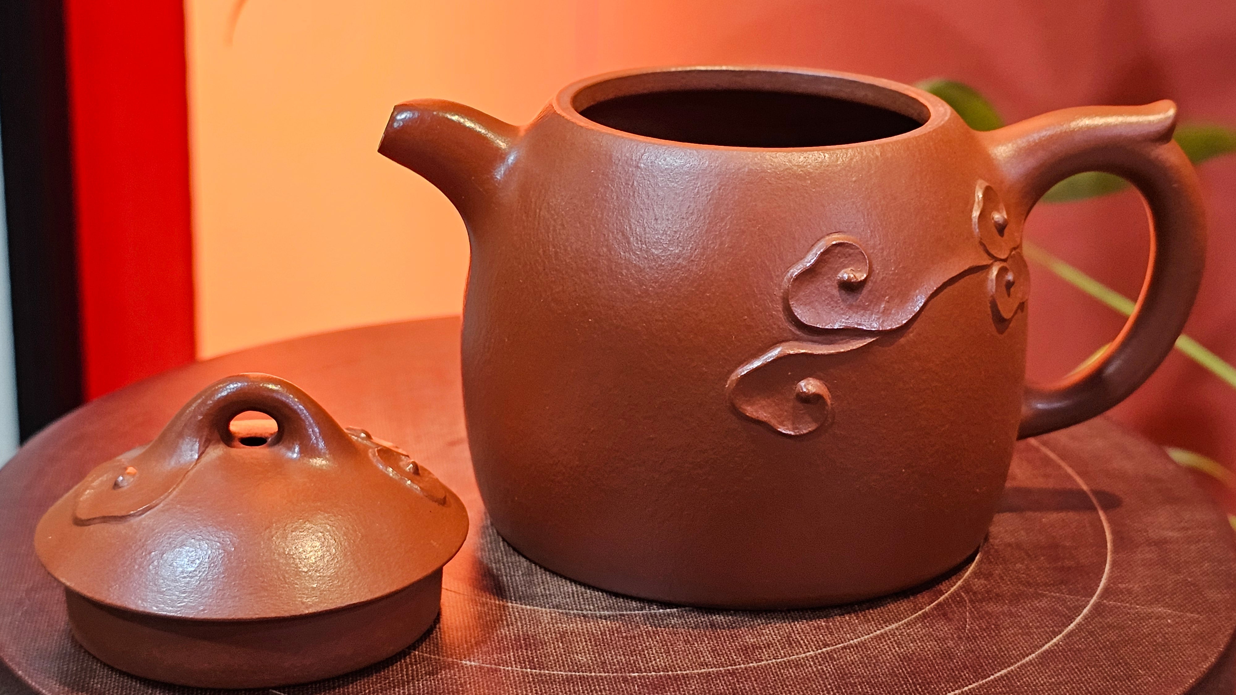 Qin Quan 秦权, with Oriental Clouds Embellishments 云朵贴花工艺, 193.3ml, Xiao Mei Yao Zhu Ni , by Craftsman Chen Yue Fei 陈跃飞 ~!Congratulations to Ms N.C., 0128hrs 22nd August 2025! Los Baños, The Philippines🇵🇭!