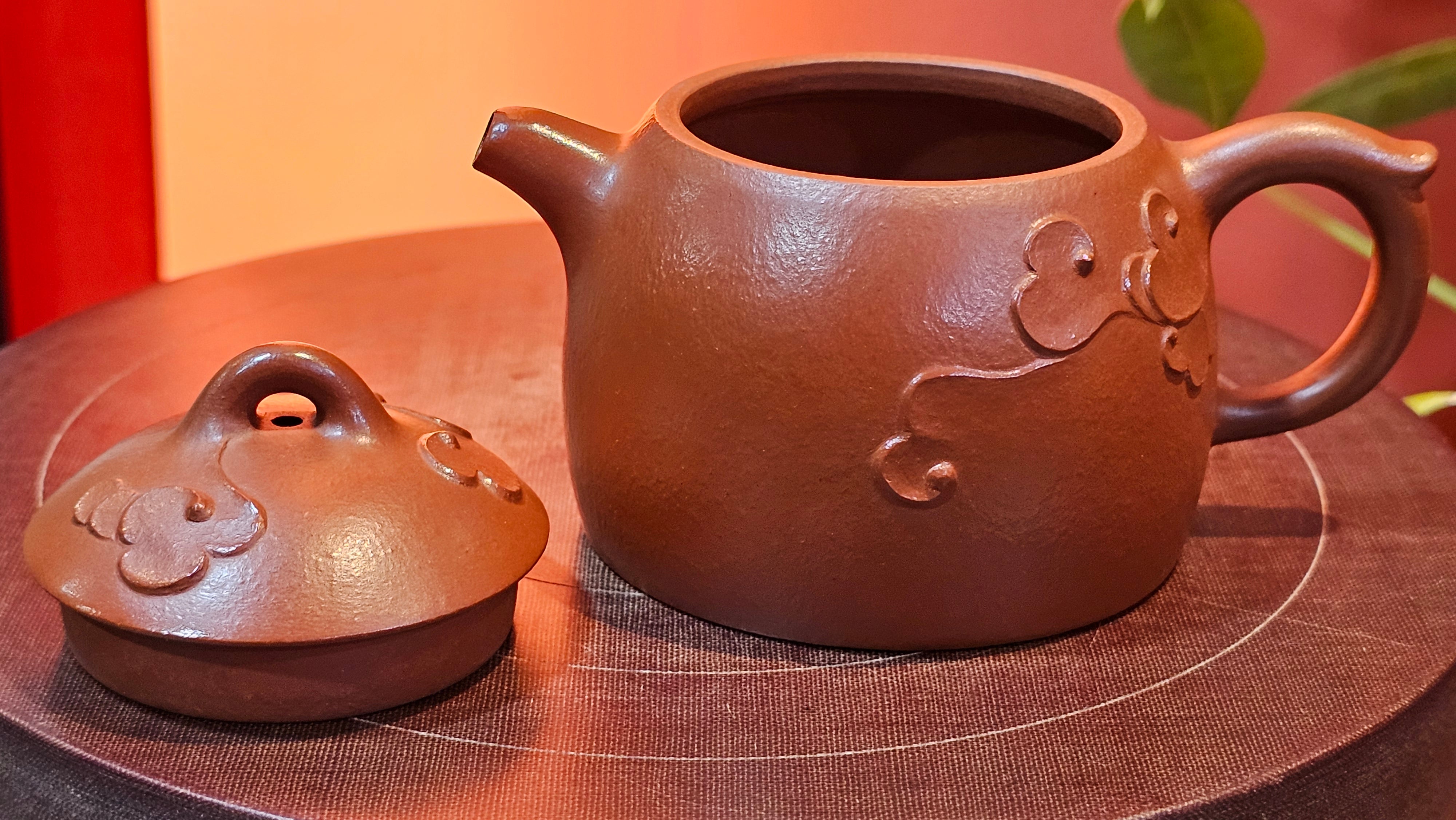 Mini! Qin Quan 秦权, with Oriental Clouds Embellishments 云朵贴花工艺, 111.2ml, Xiao Mei Yao Zhu Ni , by Craftsman Chen Yue Fei 陈跃飞 ~ Congratulations to Mr T.A.! 1131hrs 20th August 2025! Samorin, Slovakia🇸🇰!