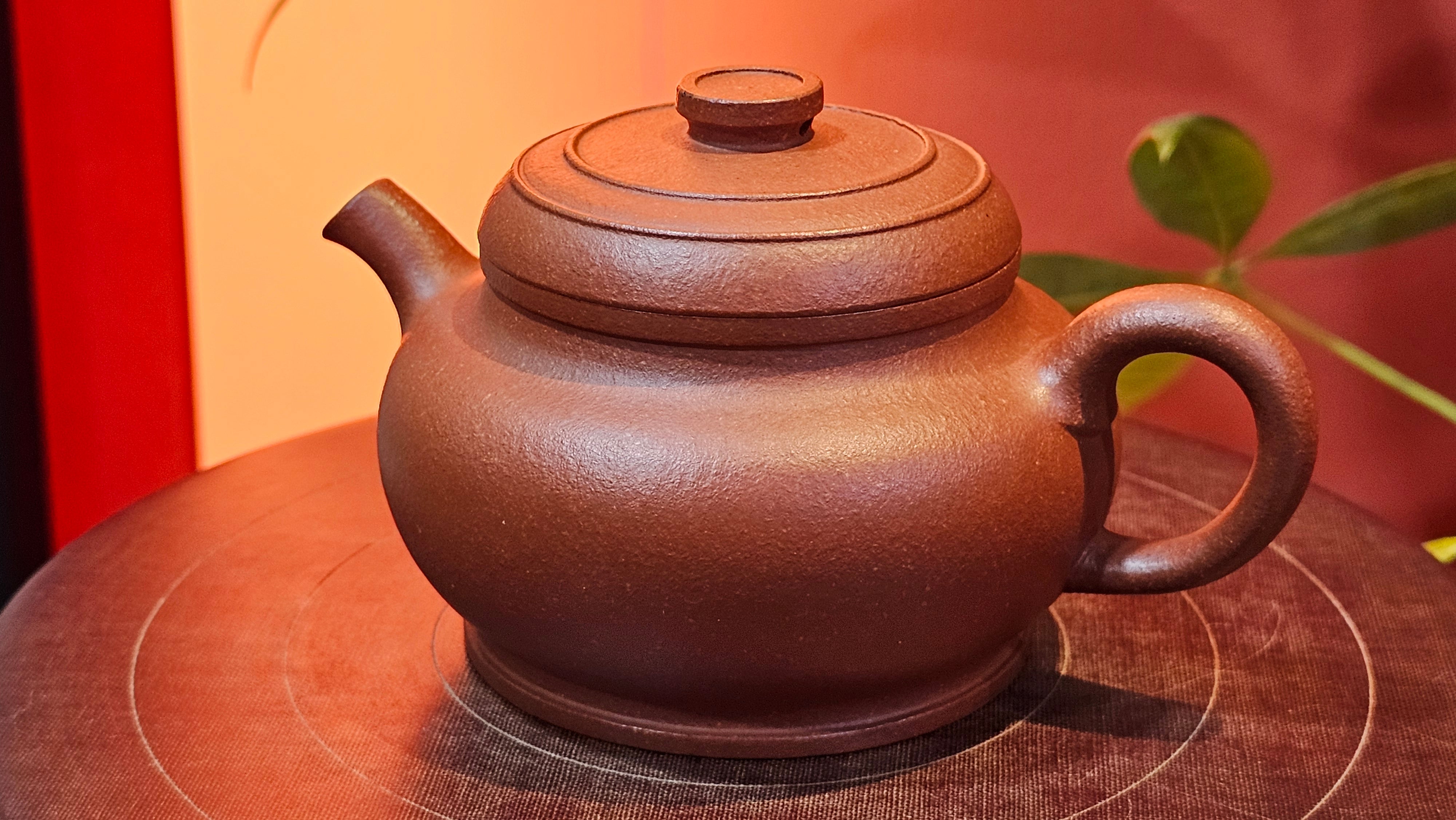 Song Jin Hu《颂金壶》, 156.5ml, Hong Jiang Po Ni 红降坡泥, by Craftsman Chen Gui Zhi 陈桂枝。(Red JiangPoNi rarer than Yellow JiangPoNi, XiaoMeiYao & ZhaoZhuang ZhuNi) ~!Congratulations to Ms A.R.! 0926hrs 19th Sept 2025, Ipswich! U.K.🇬🇧.