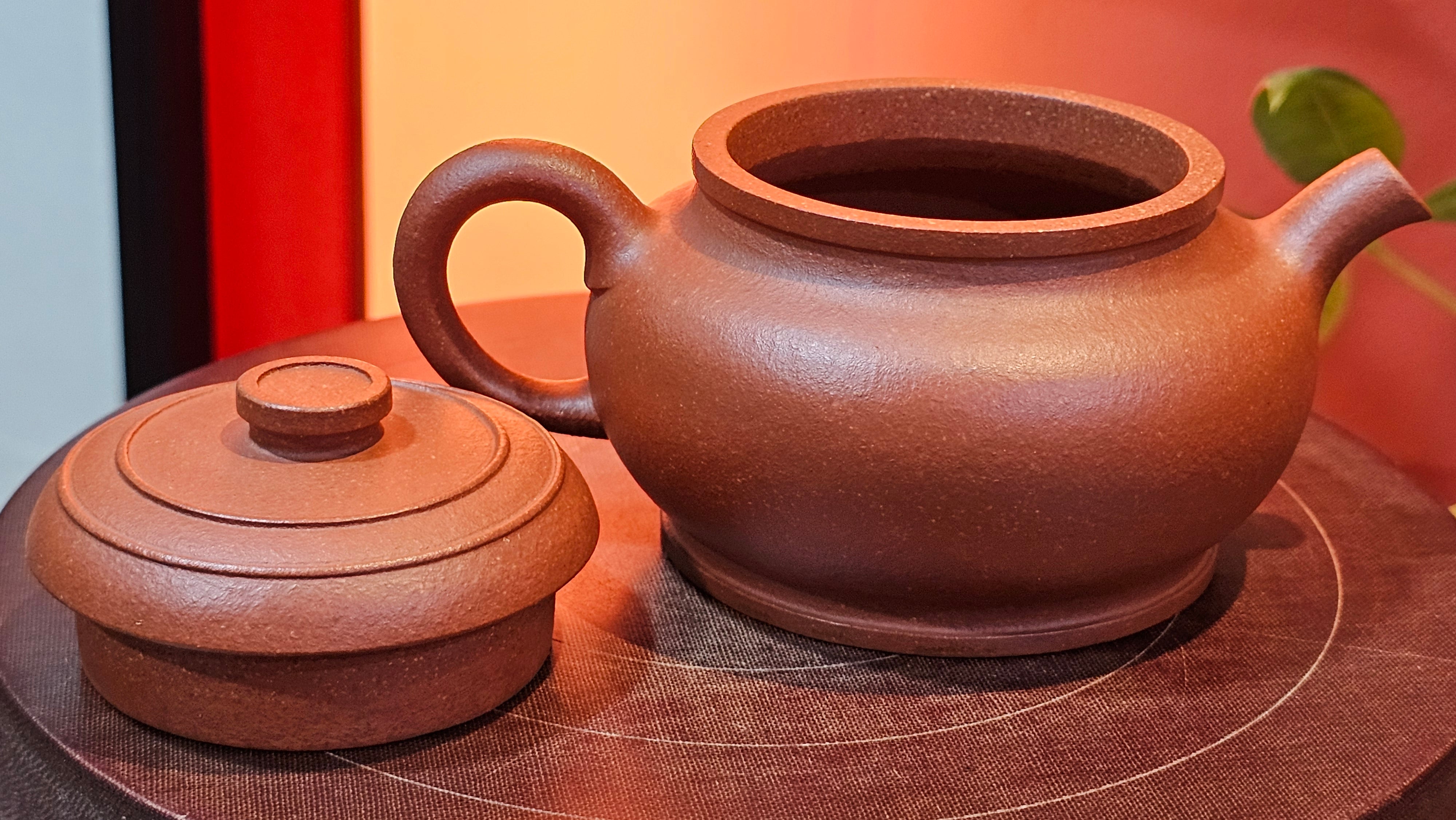 Song Jin Hu《颂金壶》, 156.5ml, Hong Jiang Po Ni 红降坡泥, by Craftsman Chen Gui Zhi 陈桂枝。(Red JiangPoNi rarer than Yellow JiangPoNi, XiaoMeiYao & ZhaoZhuang ZhuNi) ~!Congratulations to Ms A.R.! 0926hrs 19th Sept 2025, Ipswich! U.K.🇬🇧.