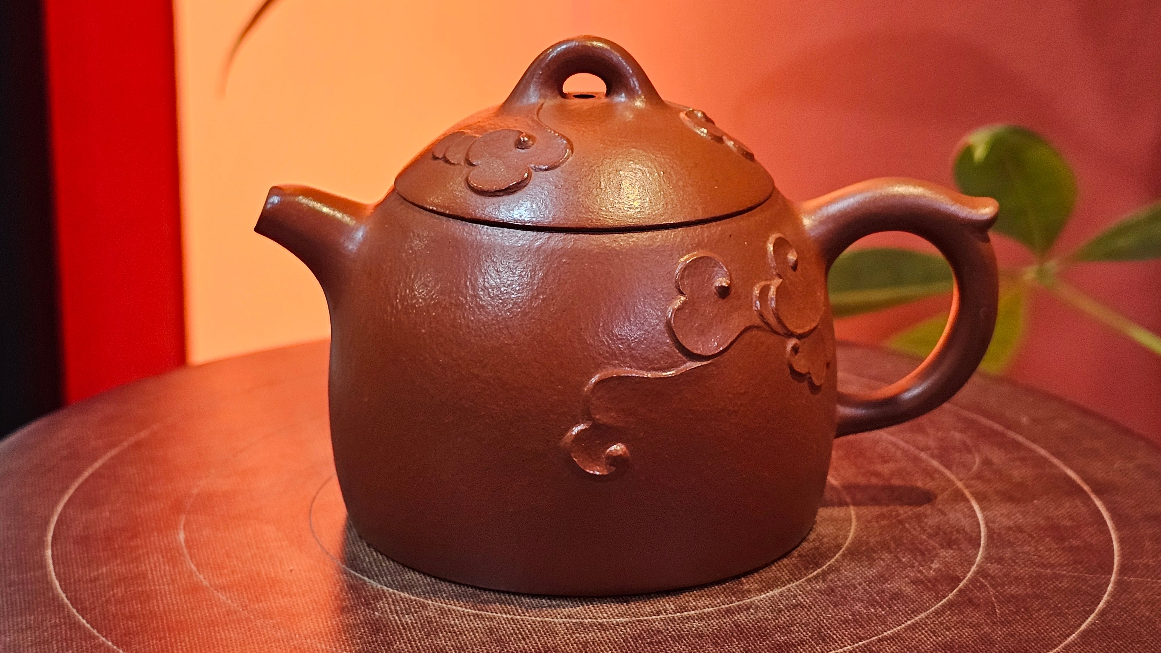 Mini! Qin Quan 秦权, with Oriental Clouds Embellishments 云朵贴花工艺, 111.2ml, Xiao Mei Yao Zhu Ni , by Craftsman Chen Yue Fei 陈跃飞 ~ Congratulations to Mr T.A.! 1131hrs 20th August 2025! Samorin, Slovakia🇸🇰!