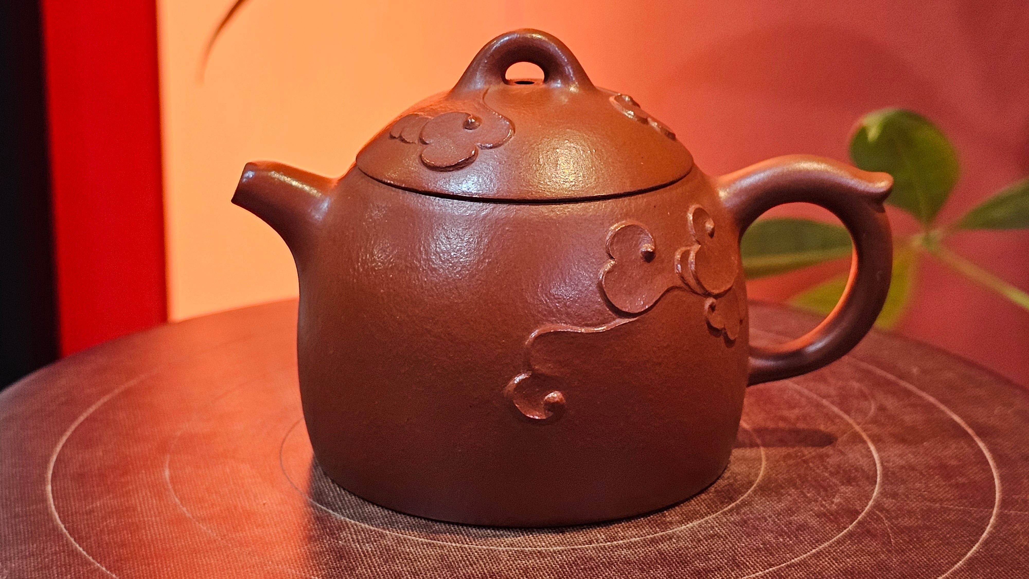 Mini! Qin Quan 秦权, with Oriental Clouds Embellishments 云朵贴花工艺, 111.2ml, Xiao Mei Yao Zhu Ni , by Craftsman Chen Yue Fei 陈跃飞 ~ Congratulations to Mr T.A.! 1131hrs 20th August 2025! Samorin, Slovakia🇸🇰!