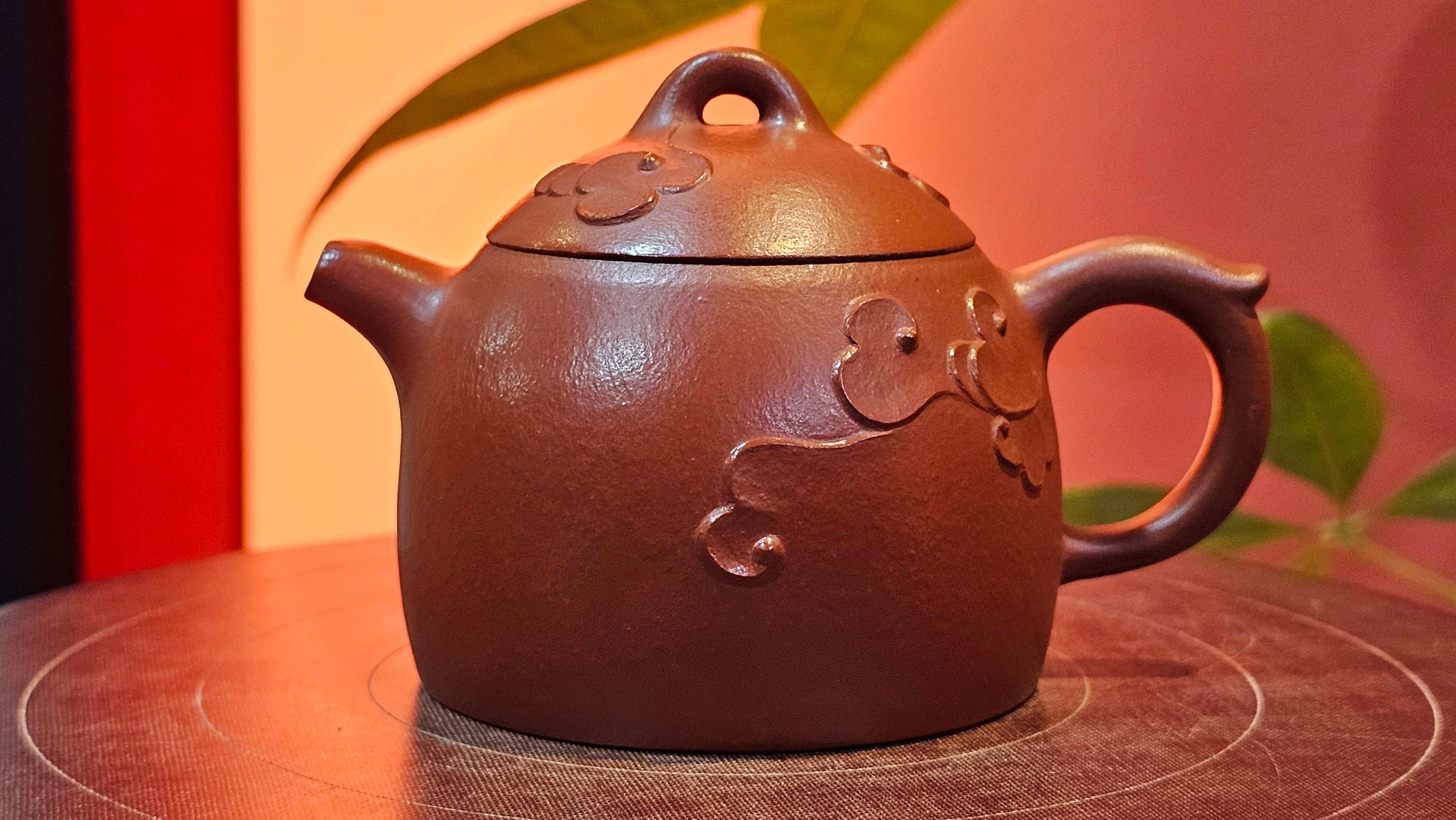 Mini! Qin Quan 秦权, with Oriental Clouds Embellishments 云朵贴花工艺, 111.2ml, Xiao Mei Yao Zhu Ni , by Craftsman Chen Yue Fei 陈跃飞 ~ Congratulations to Mr T.A.! 1131hrs 20th August 2025! Samorin, Slovakia🇸🇰!