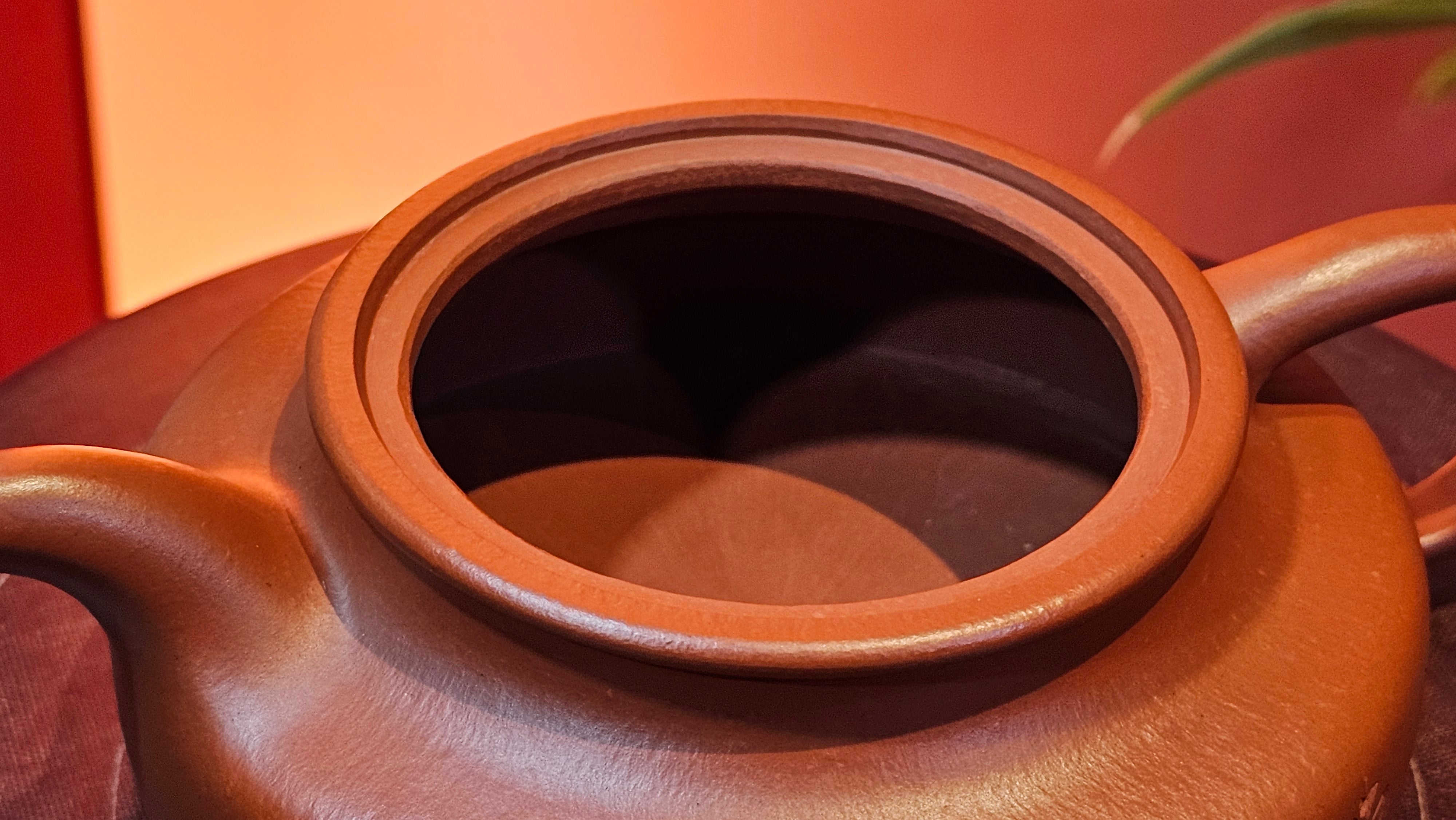 Hua Ting 华庭, 203.8ml (complex, large: 14cm long, 10cm wide), Xiao Mei Yao Zhu Ni 小煤窑朱泥,  by Craftsman Chen Yue Fei 陈跃飞, Engraving by Craftsman Yi De Shu 一德书 ~ Congratulations to Mr T.M.! 1229hrs 11th Sept 2025, Casper, WY!