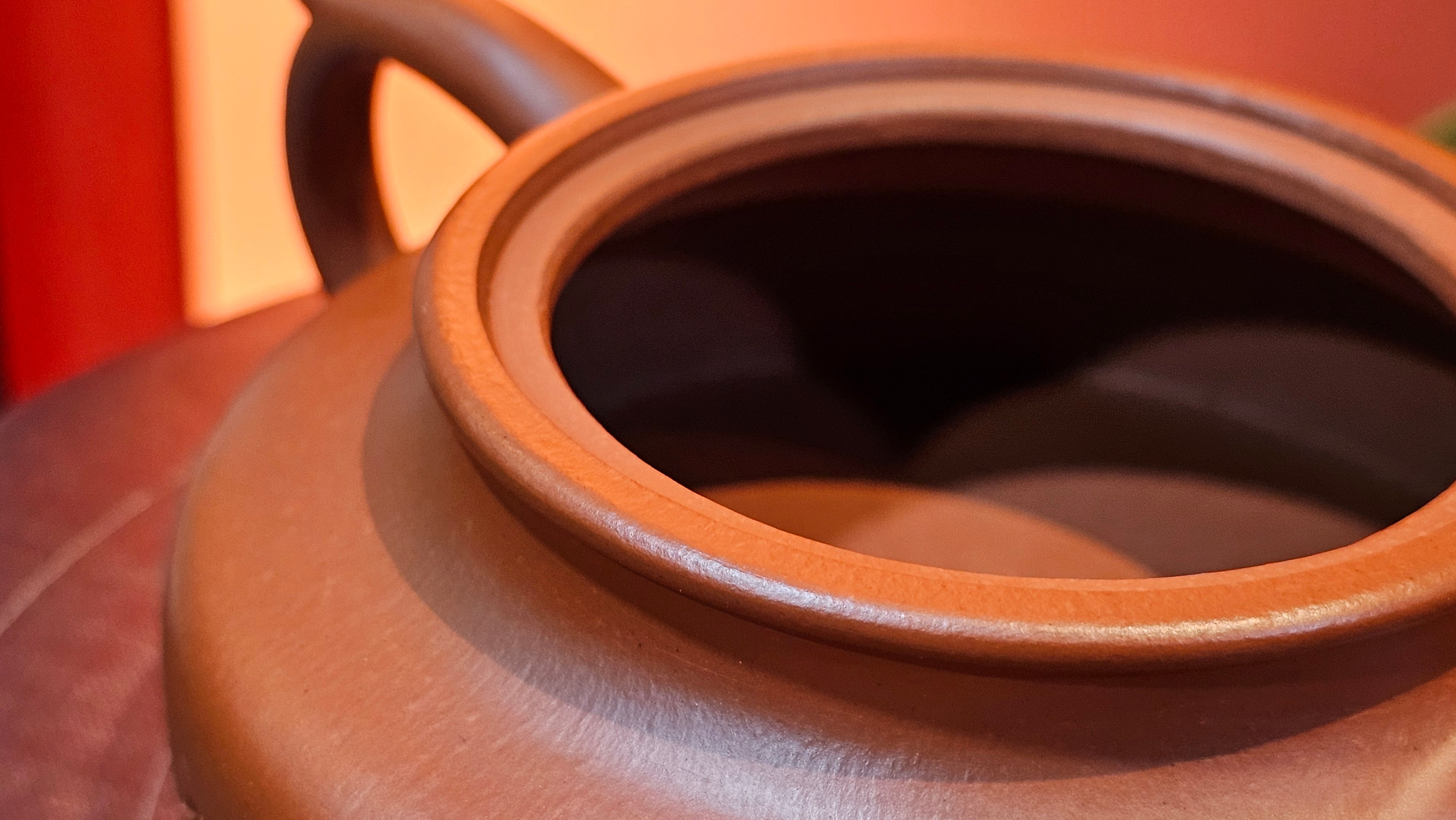 Hua Ting 华庭, 203.8ml (complex, large: 14cm long, 10cm wide), Xiao Mei Yao Zhu Ni 小煤窑朱泥,  by Craftsman Chen Yue Fei 陈跃飞, Engraving by Craftsman Yi De Shu 一德书 ~ Congratulations to Mr T.M.! 1229hrs 11th Sept 2025, Casper, WY!