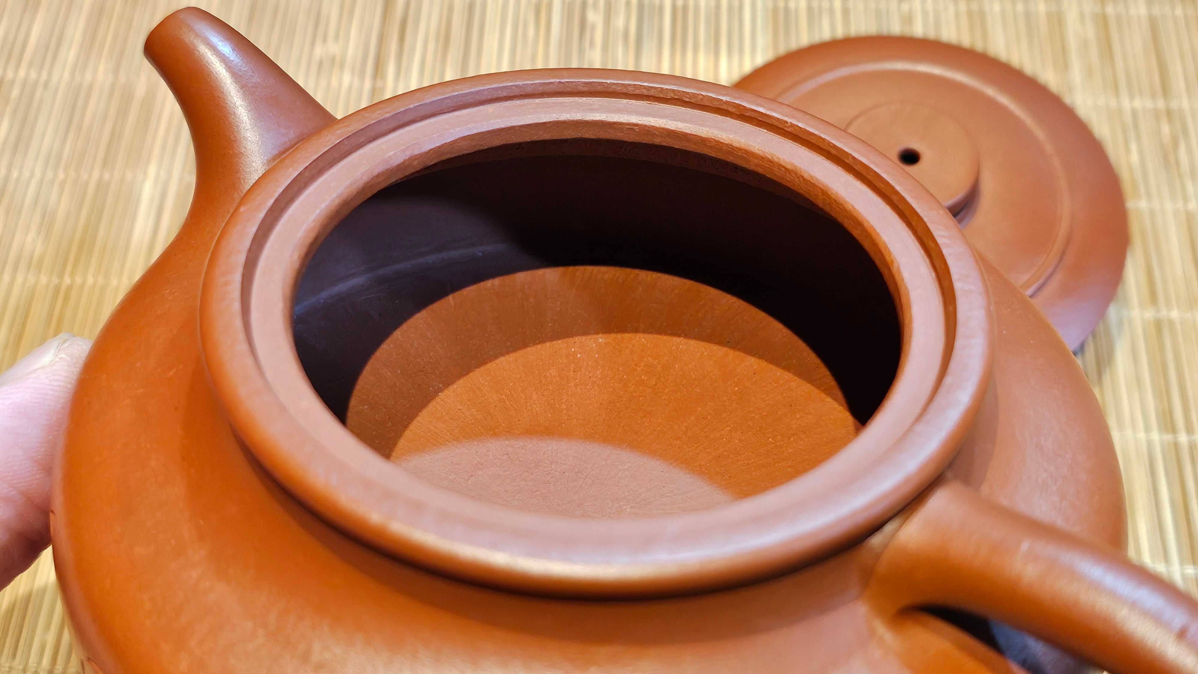 Hua Ting 华庭, 203.8ml (complex, large: 14cm long, 10cm wide), Xiao Mei Yao Zhu Ni 小煤窑朱泥,  by Craftsman Chen Yue Fei 陈跃飞, Engraving by Craftsman Yi De Shu 一德书 ~ Congratulations to Mr T.M.! 1229hrs 11th Sept 2025, Casper, WY!