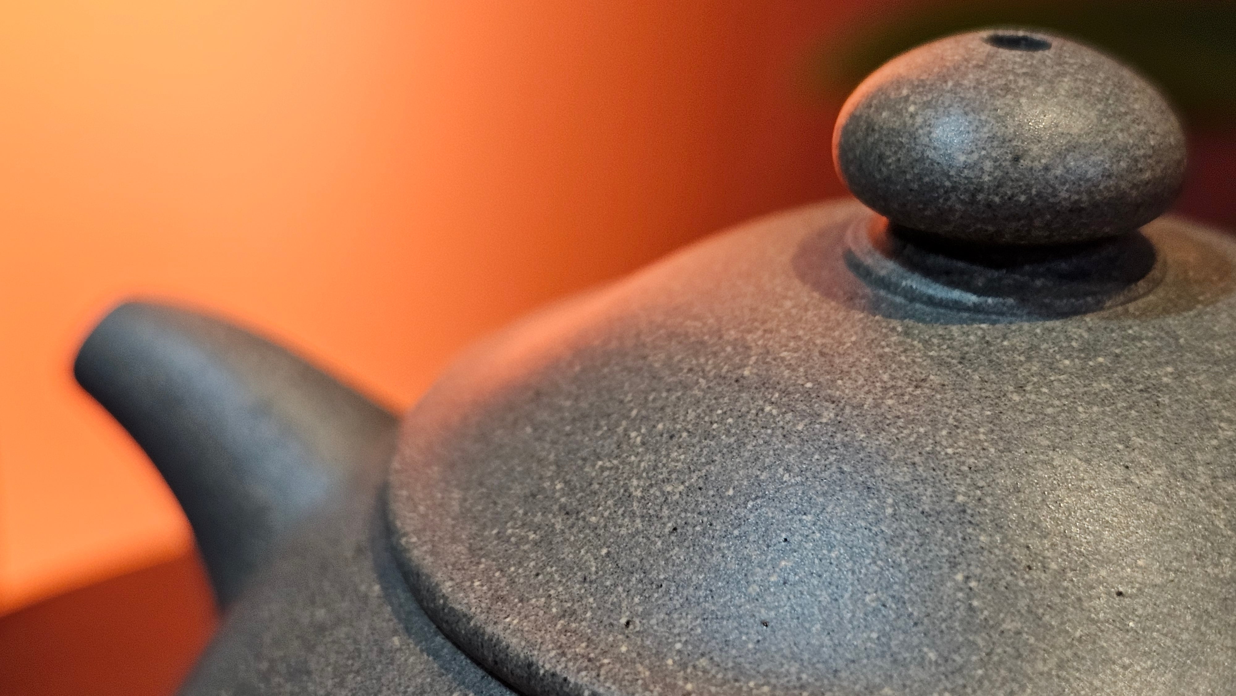 Ban Yue Hu《半月壶》~ "Half Moon Pot", 138.3ml, Qing Hui Duan 青灰段泥, by our Craftsman Zhang Huan 张欢, "Qing Gong Tu" Engraving by Craftsman Nan Shan Lao Ren 南山老人 ~ Congrats to!Tea Sommr A.M., 2054hrs 22nd August 2025, Padua! Italy🇮🇹.