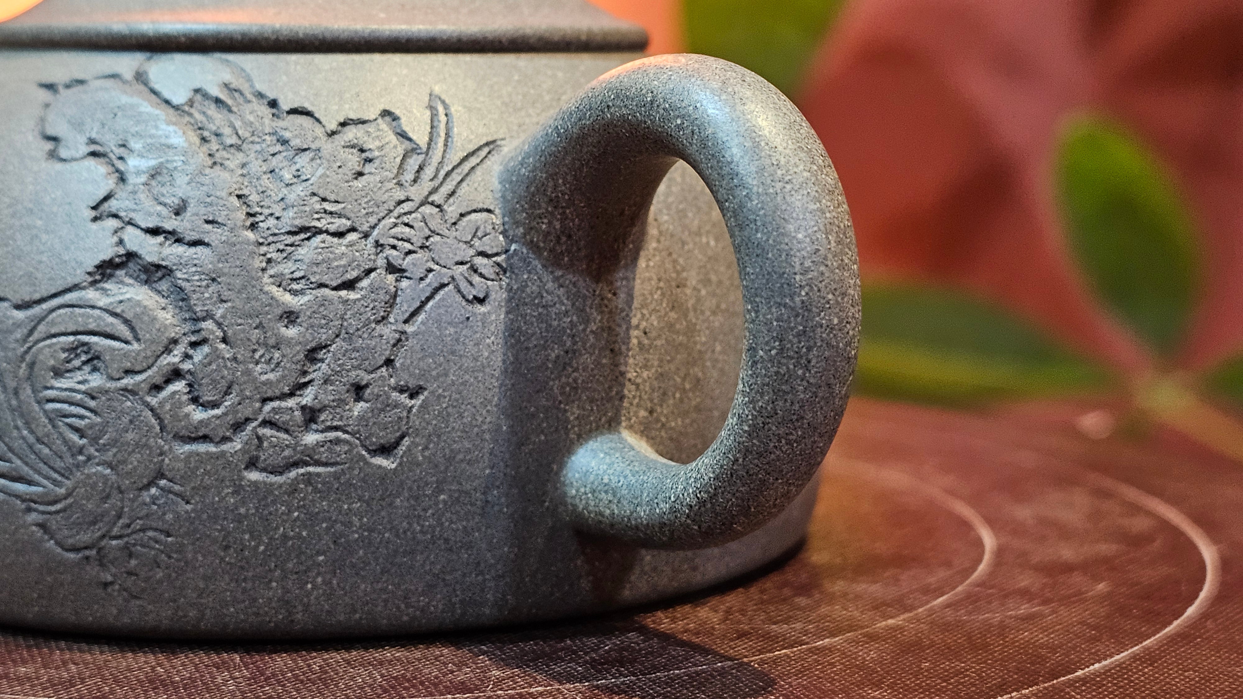 Ban Yue Hu《半月壶》~ "Half Moon Pot", 138.3ml, Qing Hui Duan 青灰段泥, by our Craftsman Zhang Huan 张欢, "Qing Gong Tu" Engraving by Craftsman Nan Shan Lao Ren 南山老人 ~ Congrats to!Tea Sommr A.M., 2054hrs 22nd August 2025, Padua! Italy🇮🇹.