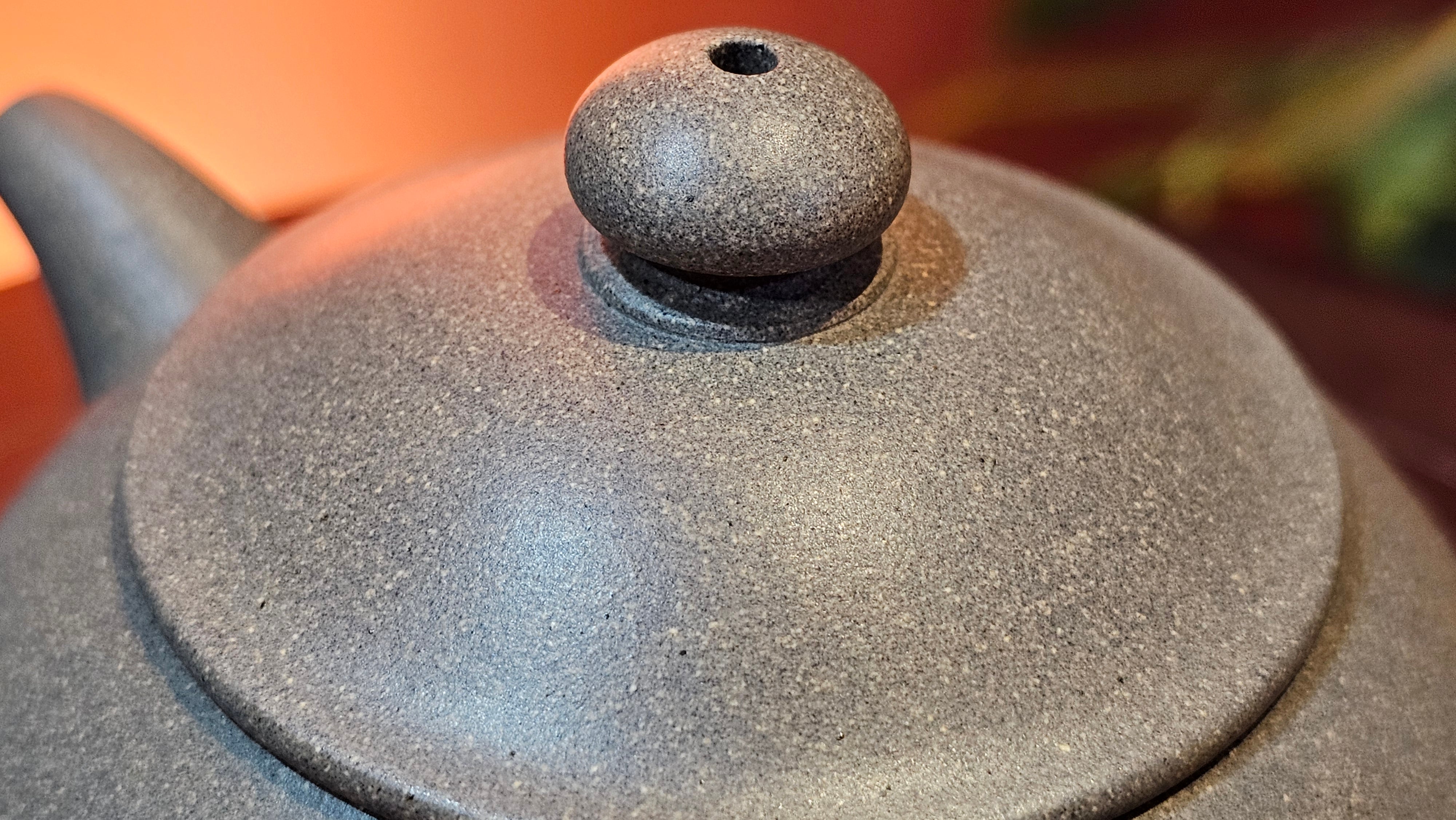 Ban Yue Hu《半月壶》~ "Half Moon Pot", 138.3ml, Qing Hui Duan 青灰段泥, by our Craftsman Zhang Huan 张欢, "Qing Gong Tu" Engraving by Craftsman Nan Shan Lao Ren 南山老人 ~ Congrats to!Tea Sommr A.M., 2054hrs 22nd August 2025, Padua! Italy🇮🇹.