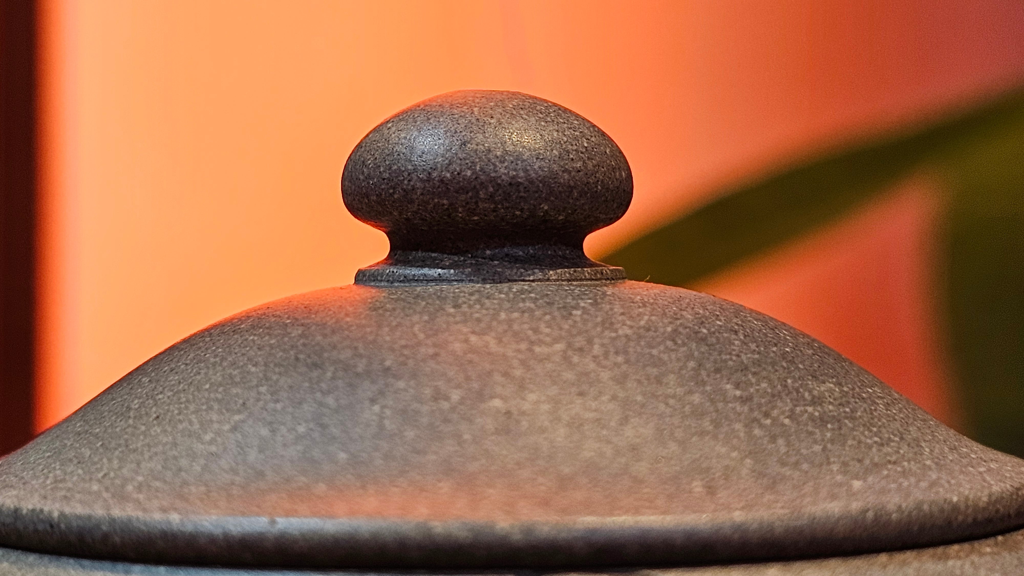 Ban Yue Hu《半月壶》~ "Half Moon Pot", 138.3ml, Qing Hui Duan 青灰段泥, by our Craftsman Zhang Huan 张欢, "Qing Gong Tu" Engraving by Craftsman Nan Shan Lao Ren 南山老人 ~ Congrats to!Tea Sommr A.M., 2054hrs 22nd August 2025, Padua! Italy🇮🇹.