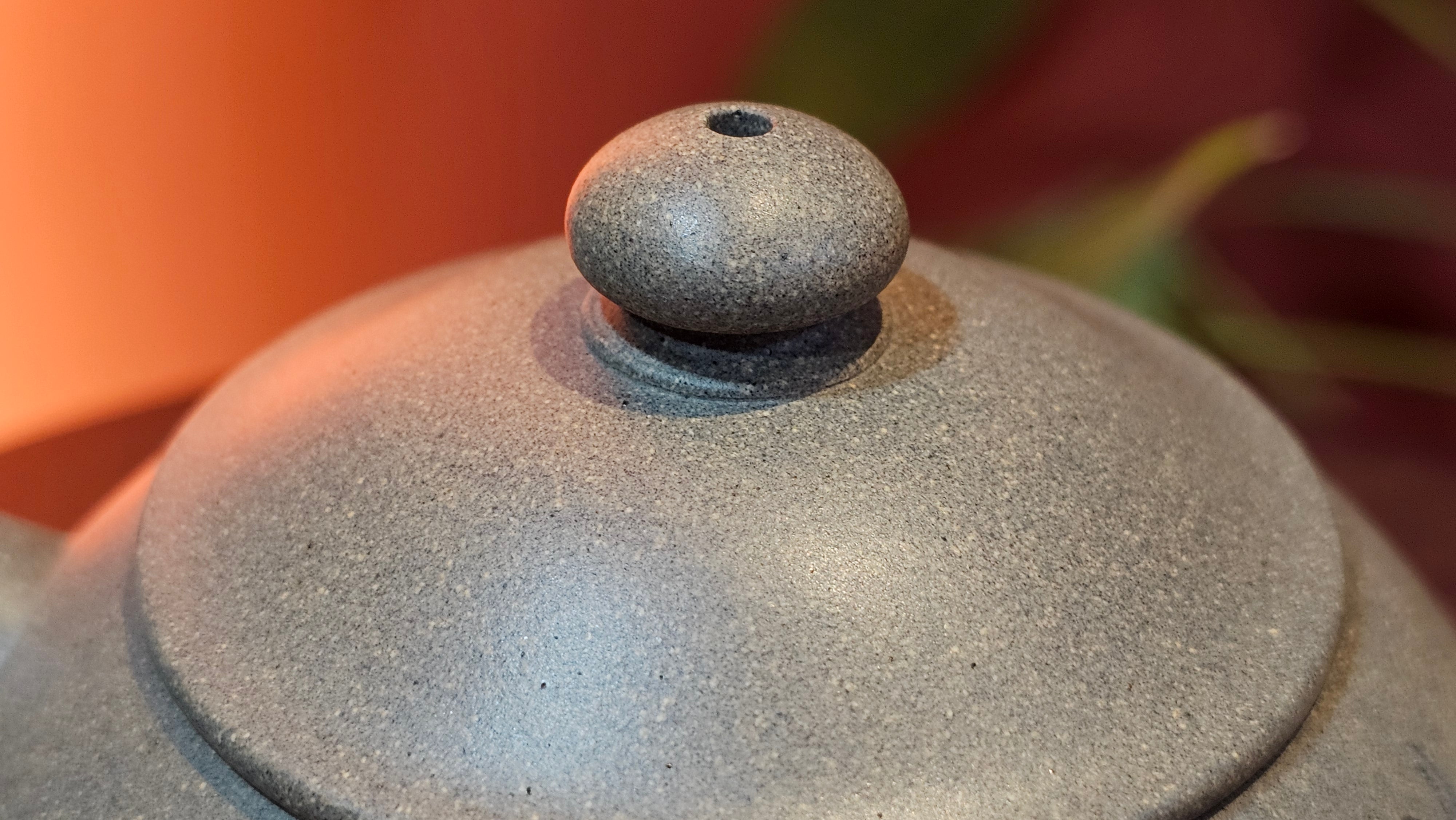 Ban Yue Hu《半月壶》~ "Half Moon Pot", 138.3ml, Qing Hui Duan 青灰段泥, by our Craftsman Zhang Huan 张欢, "Qing Gong Tu" Engraving by Craftsman Nan Shan Lao Ren 南山老人 ~ Congrats to!Tea Sommr A.M., 2054hrs 22nd August 2025, Padua! Italy🇮🇹.