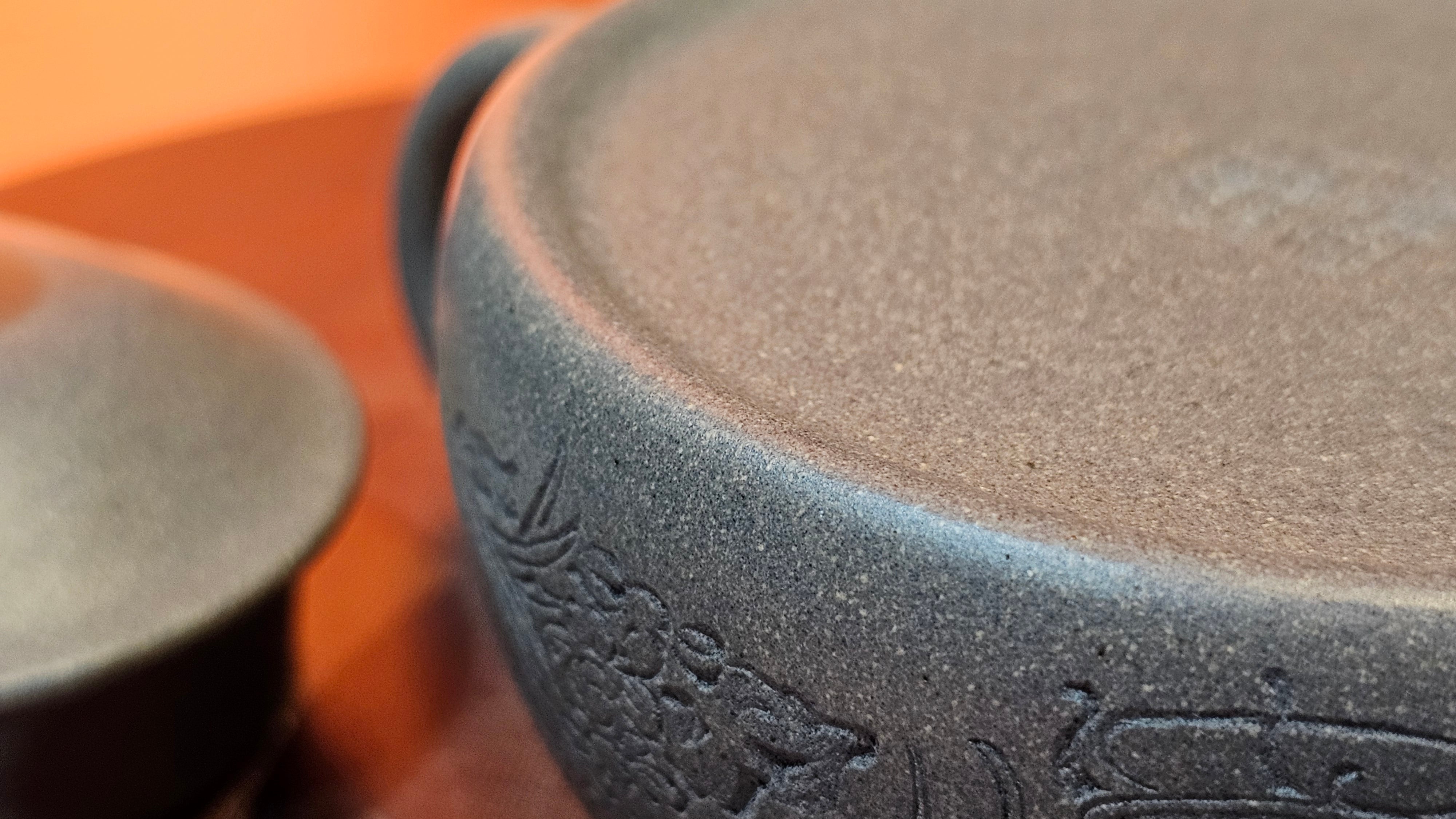 Ban Yue Hu《半月壶》~ "Half Moon Pot", 138.3ml, Qing Hui Duan 青灰段泥, by our Craftsman Zhang Huan 张欢, "Qing Gong Tu" Engraving by Craftsman Nan Shan Lao Ren 南山老人 ~ Congrats to!Tea Sommr A.M., 2054hrs 22nd August 2025, Padua! Italy🇮🇹.