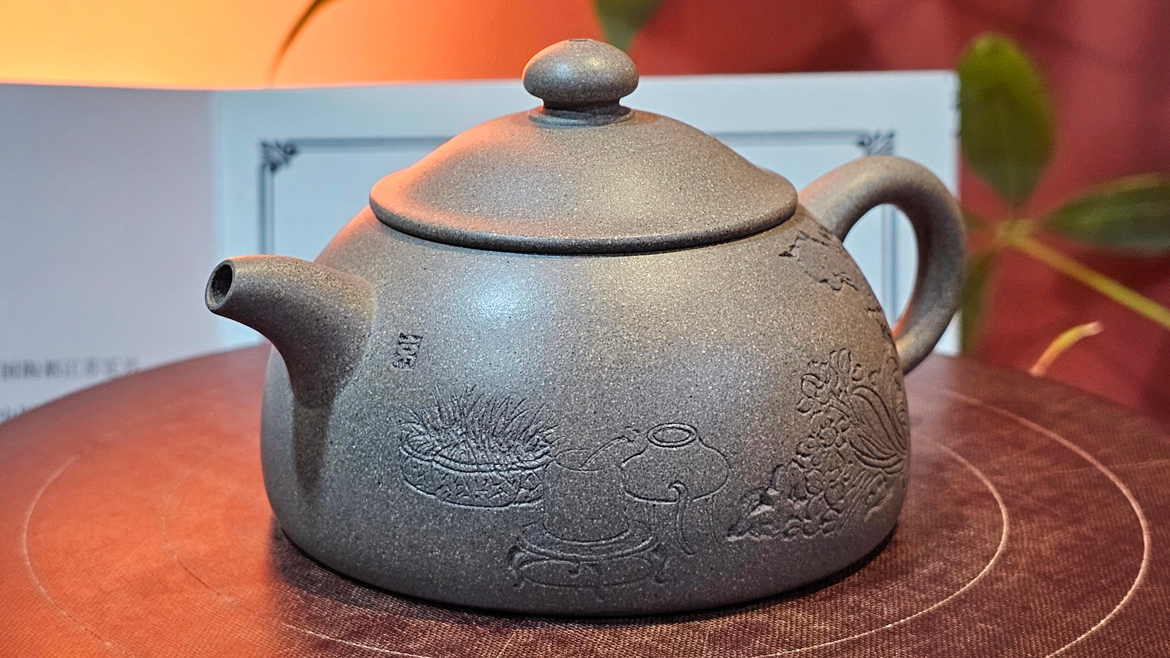 Ban Yue Hu《半月壶》~ "Half Moon Pot", 138.3ml, Qing Hui Duan 青灰段泥, by our Craftsman Zhang Huan 张欢, "Qing Gong Tu" Engraving by Craftsman Nan Shan Lao Ren 南山老人 ~ Congrats to!Tea Sommr A.M., 2054hrs 22nd August 2025, Padua! Italy🇮🇹.