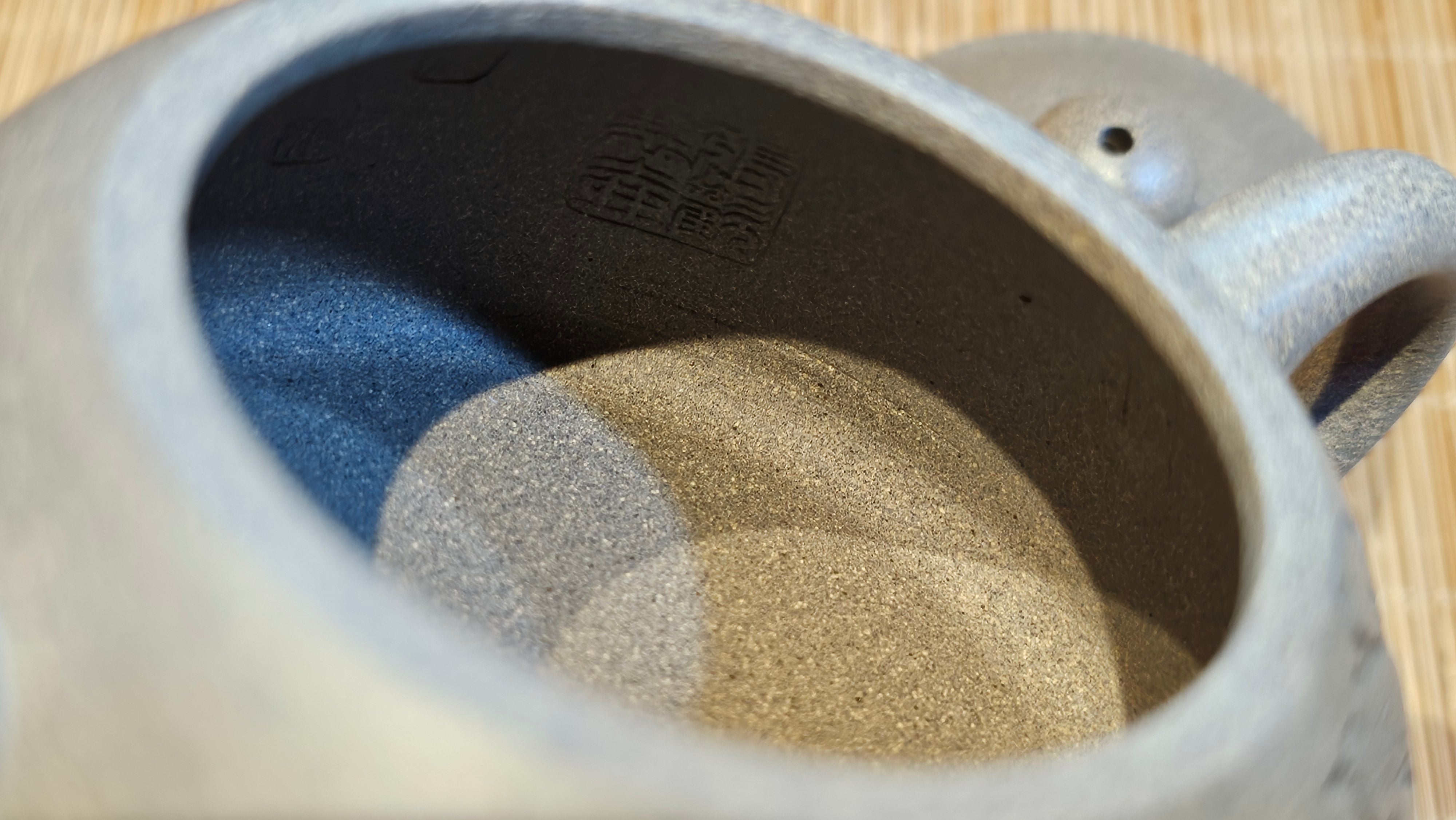 Ban Yue Hu《半月壶》~ "Half Moon Pot", 138.3ml, Qing Hui Duan 青灰段泥, by our Craftsman Zhang Huan 张欢, "Qing Gong Tu" Engraving by Craftsman Nan Shan Lao Ren 南山老人 ~ Congrats to!Tea Sommr A.M., 2054hrs 22nd August 2025, Padua! Italy🇮🇹.