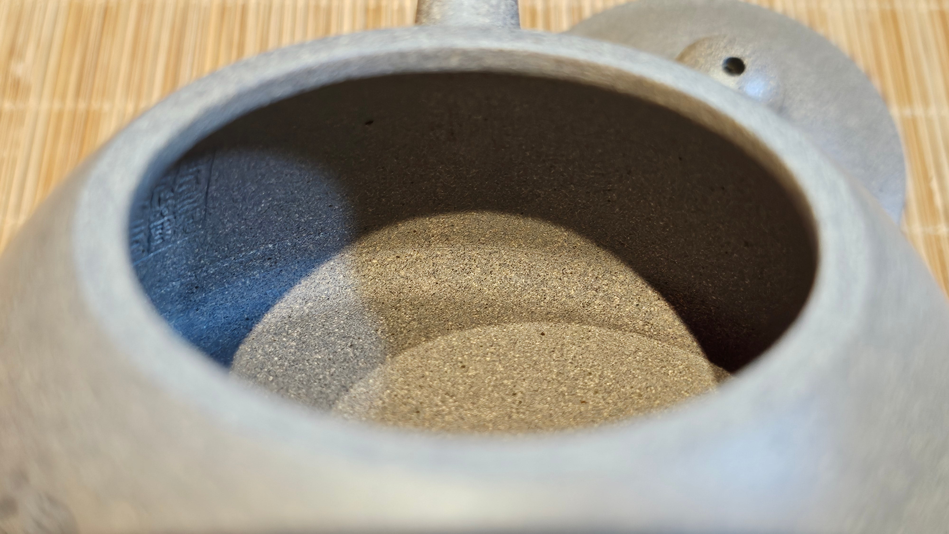 Ban Yue Hu《半月壶》~ "Half Moon Pot", 138.3ml, Qing Hui Duan 青灰段泥, by our Craftsman Zhang Huan 张欢, "Qing Gong Tu" Engraving by Craftsman Nan Shan Lao Ren 南山老人 ~ Congrats to!Tea Sommr A.M., 2054hrs 22nd August 2025, Padua! Italy🇮🇹.