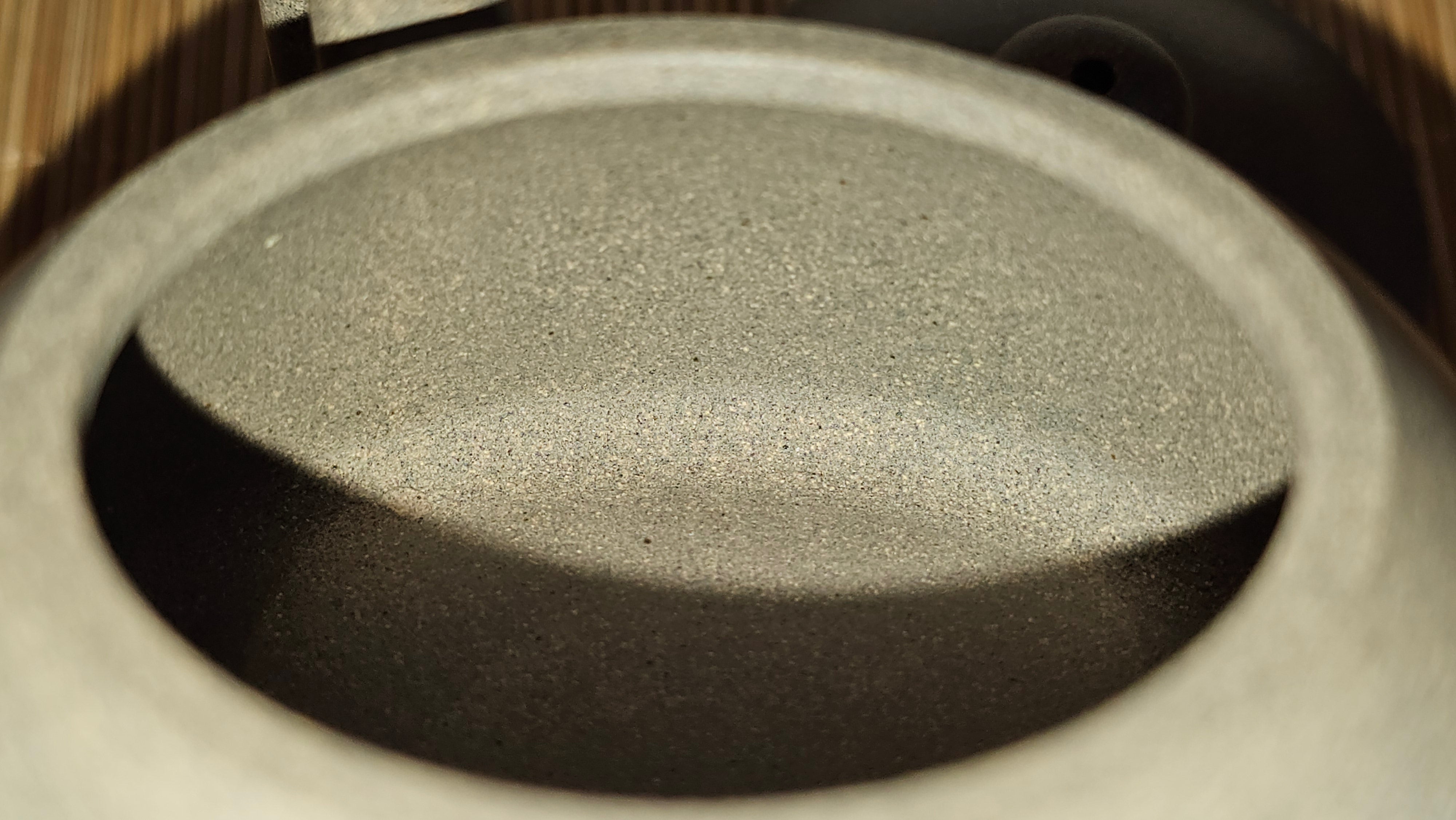 Ban Yue Hu《半月壶》~ "Half Moon Pot", 138.3ml, Qing Hui Duan 青灰段泥, by our Craftsman Zhang Huan 张欢, "Qing Gong Tu" Engraving by Craftsman Nan Shan Lao Ren 南山老人 ~ Congrats to!Tea Sommr A.M., 2054hrs 22nd August 2025, Padua! Italy🇮🇹.