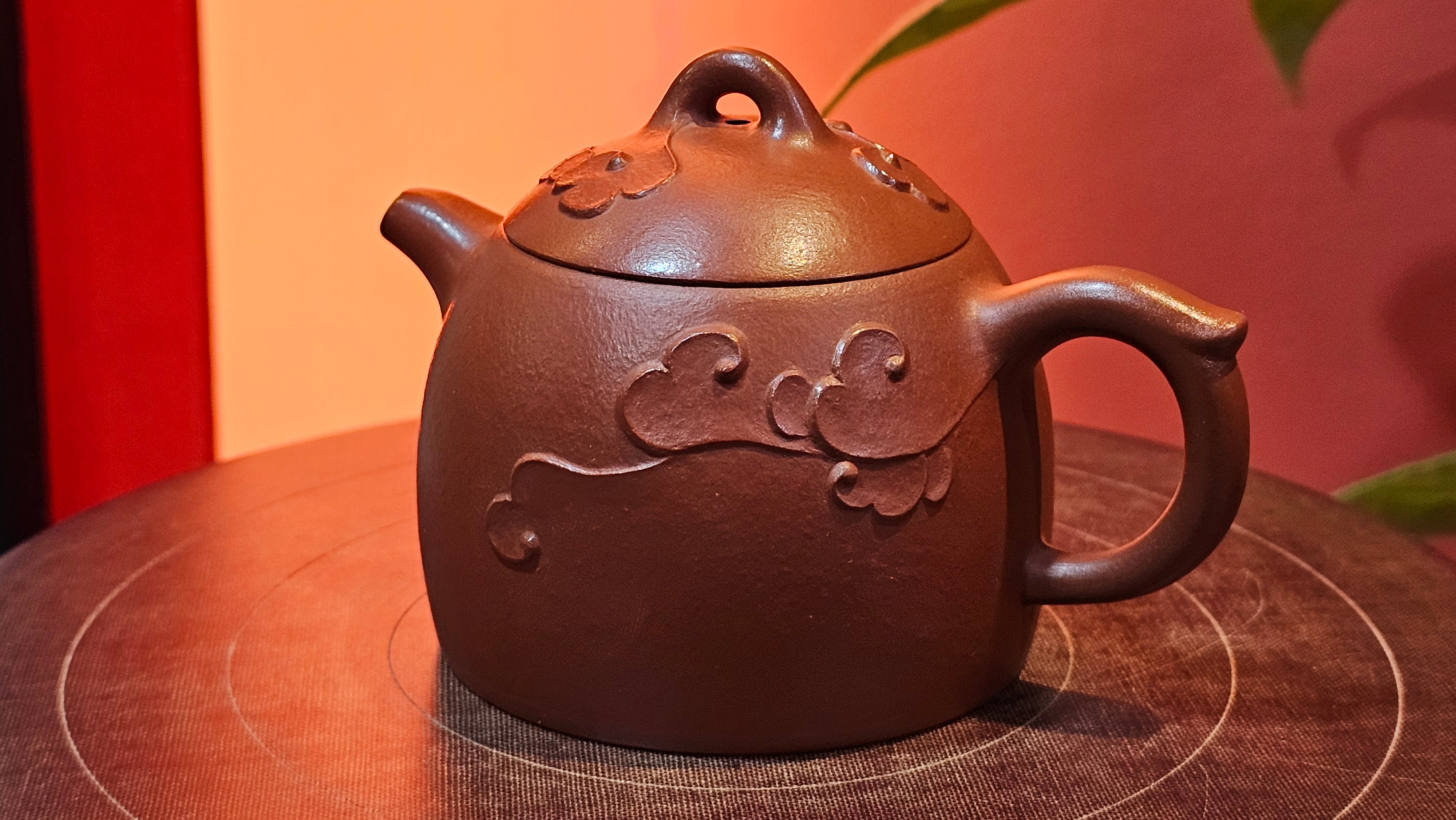 Mini! Qin Quan 秦权, with Oriental Clouds Embellishments 云朵贴花工艺, 116.2ml, Xiao Mei Yao Zhu Ni , by Craftsman Chen Yue Fei 陈跃飞 ~ Congratulations!to Mr M.G.! 2130hrs 22nd August 2025, Puteaux! France🇫🇷.