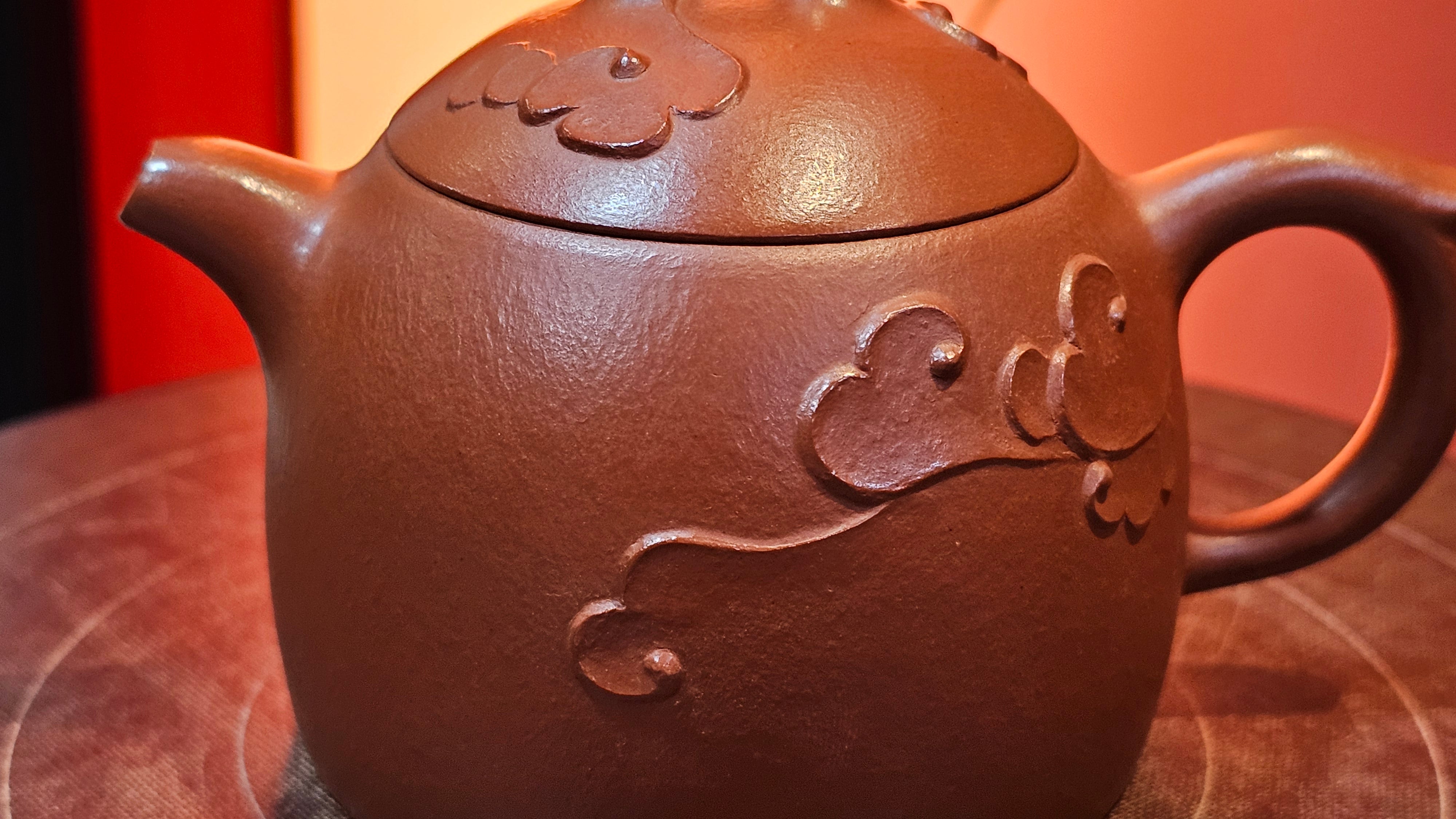 Mini! Qin Quan 秦权, with Oriental Clouds Embellishments 云朵贴花工艺, 116.2ml, Xiao Mei Yao Zhu Ni , by Craftsman Chen Yue Fei 陈跃飞 ~ Congratulations!to Mr M.G.! 2130hrs 22nd August 2025, Puteaux! France🇫🇷.