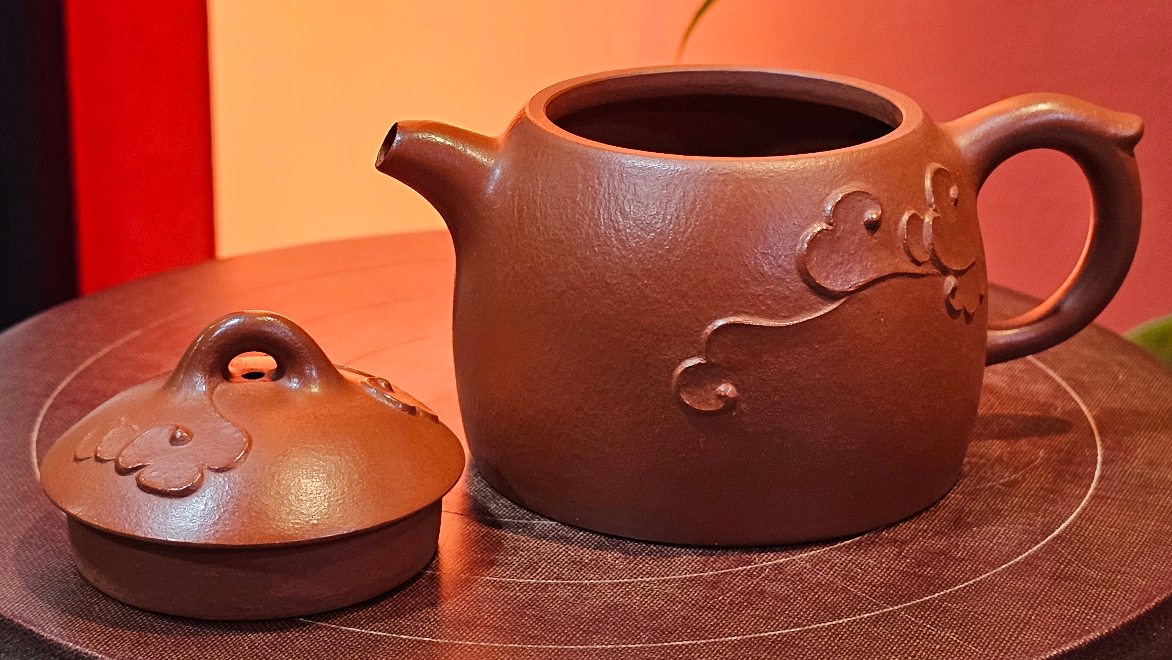 Mini! Qin Quan 秦权, with Oriental Clouds Embellishments 云朵贴花工艺, 116.2ml, Xiao Mei Yao Zhu Ni , by Craftsman Chen Yue Fei 陈跃飞 ~ Congratulations!to Mr M.G.! 2130hrs 22nd August 2025, Puteaux! France🇫🇷.