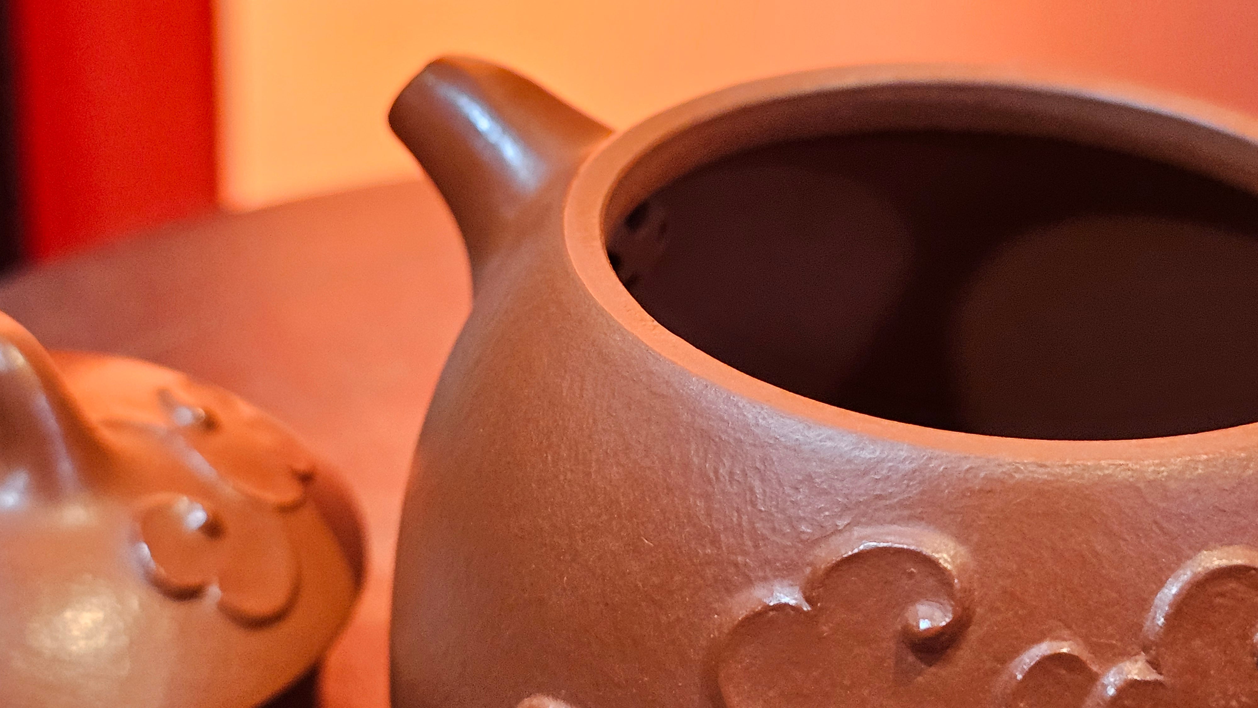 Mini! Qin Quan 秦权, with Oriental Clouds Embellishments 云朵贴花工艺, 116.2ml, Xiao Mei Yao Zhu Ni , by Craftsman Chen Yue Fei 陈跃飞 ~ Congratulations!to Mr M.G.! 2130hrs 22nd August 2025, Puteaux! France🇫🇷.