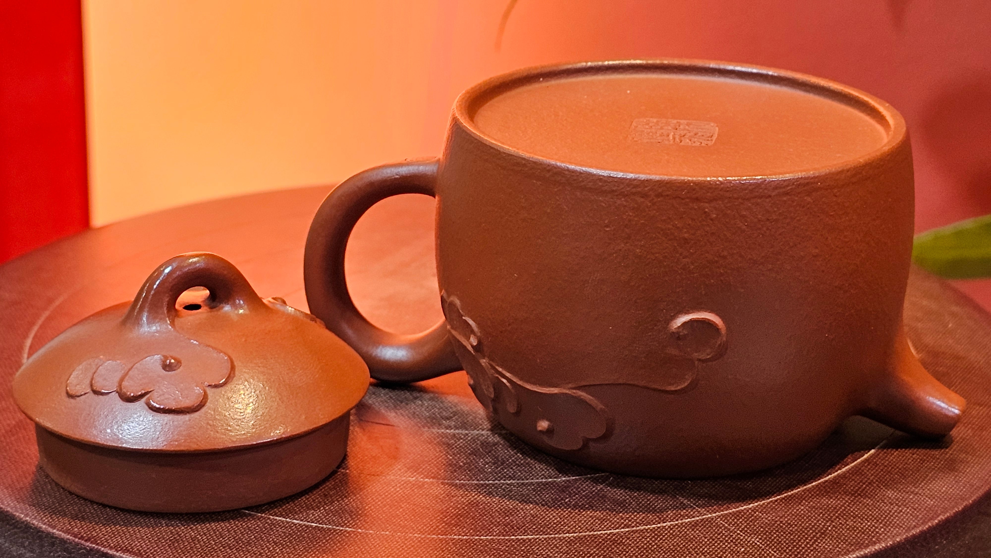 Mini! Qin Quan 秦权, with Oriental Clouds Embellishments 云朵贴花工艺, 116.2ml, Xiao Mei Yao Zhu Ni , by Craftsman Chen Yue Fei 陈跃飞 ~ Congratulations!to Mr M.G.! 2130hrs 22nd August 2025, Puteaux! France🇫🇷.