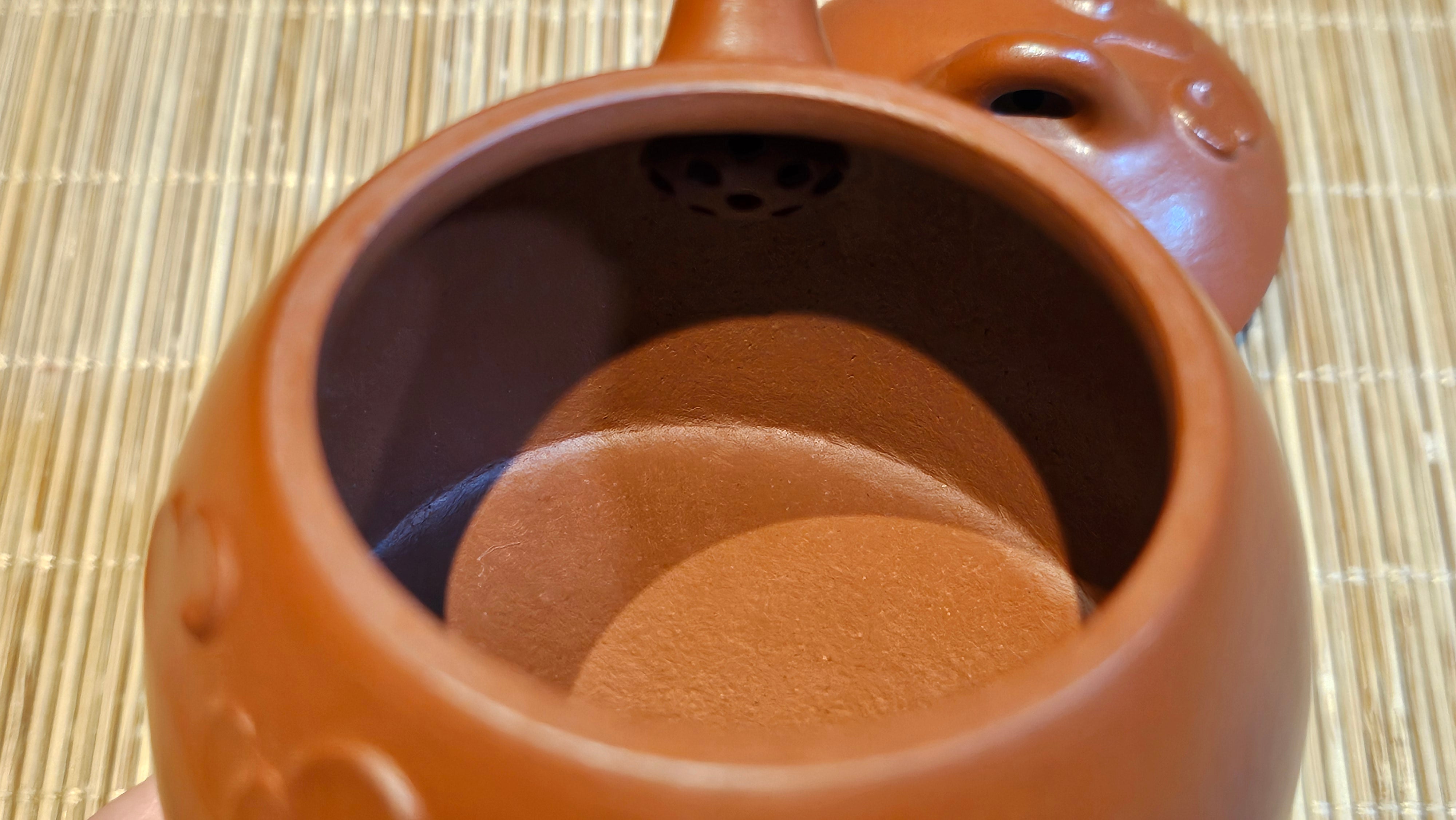 Mini! Qin Quan 秦权, with Oriental Clouds Embellishments 云朵贴花工艺, 116.2ml, Xiao Mei Yao Zhu Ni , by Craftsman Chen Yue Fei 陈跃飞 ~ Congratulations!to Mr M.G.! 2130hrs 22nd August 2025, Puteaux! France🇫🇷.