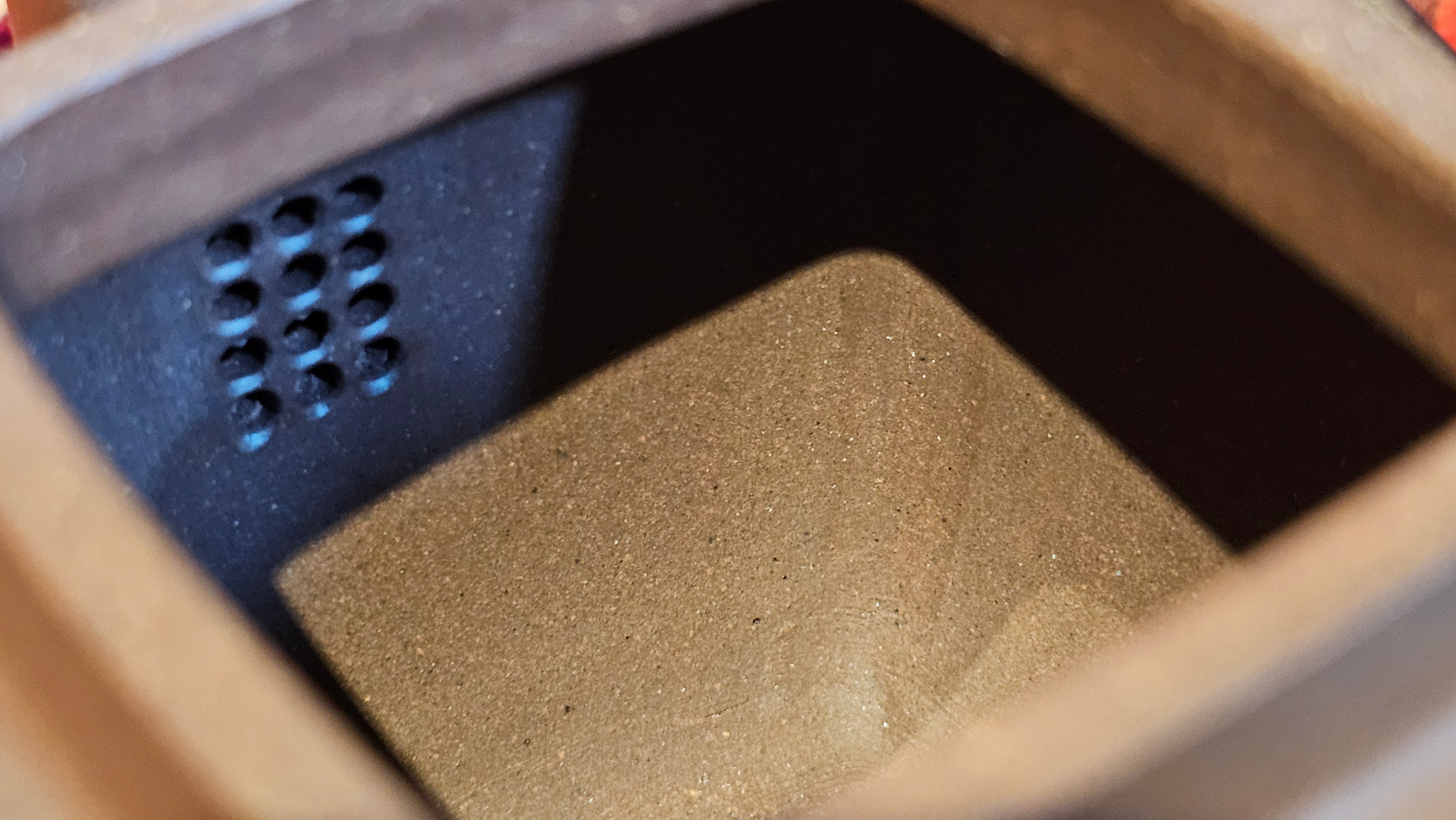 《鸣远四方》"Ming Yuan Si Fang", 348.9ml, Di Cao Qing Zi Ni 底槽青紫泥, by L2A Senior Consummate Artist Yuan Hui 袁辉 ~ Congratulations!to Dr L.L., 0858hrs 24th August 2025, Ventura, CA!