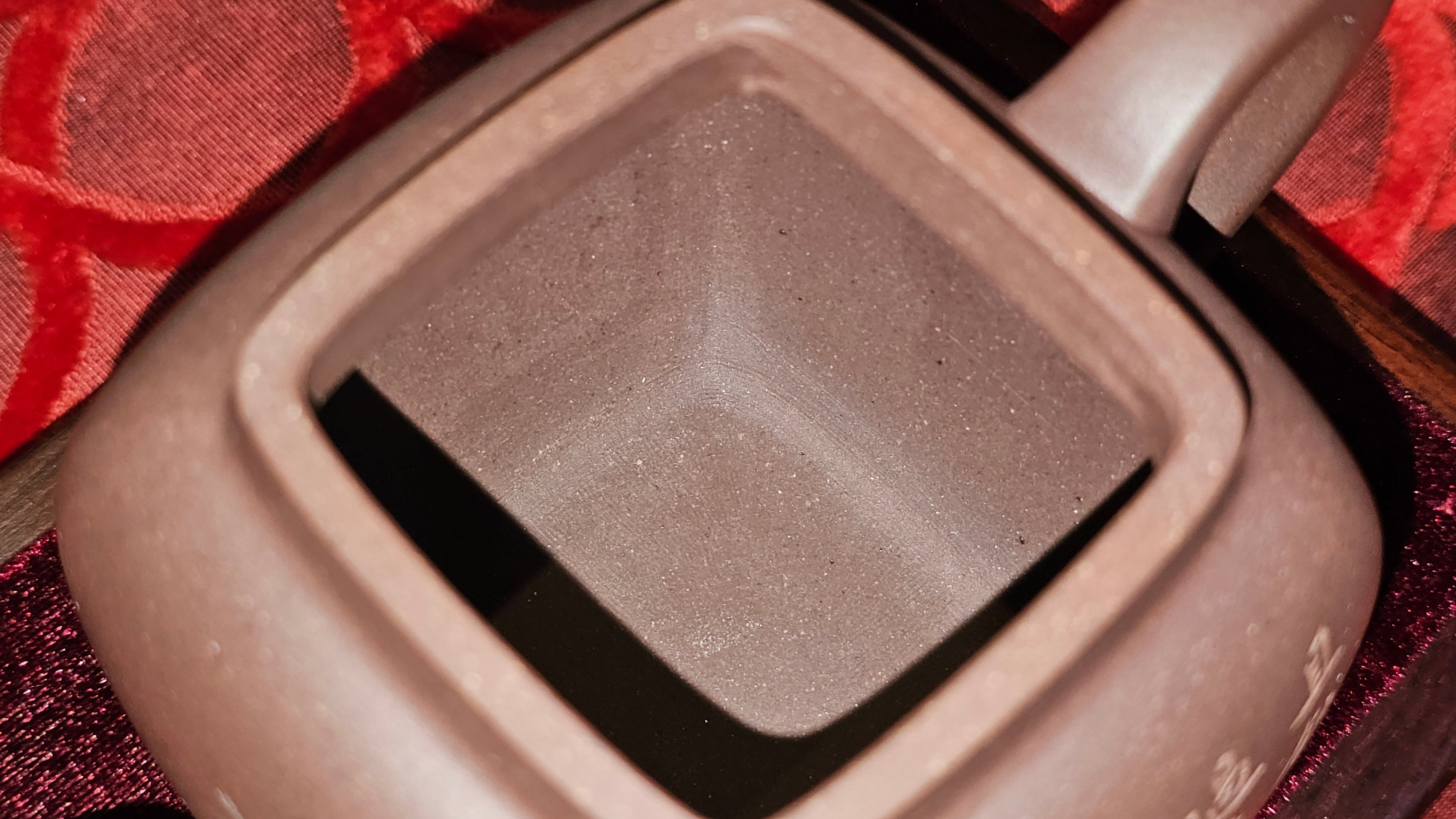 《鸣远四方》"Ming Yuan Si Fang", 348.9ml, Di Cao Qing Zi Ni 底槽青紫泥, by L2A Senior Consummate Artist Yuan Hui 袁辉 ~ Congratulations!to Dr L.L., 0858hrs 24th August 2025, Ventura, CA!