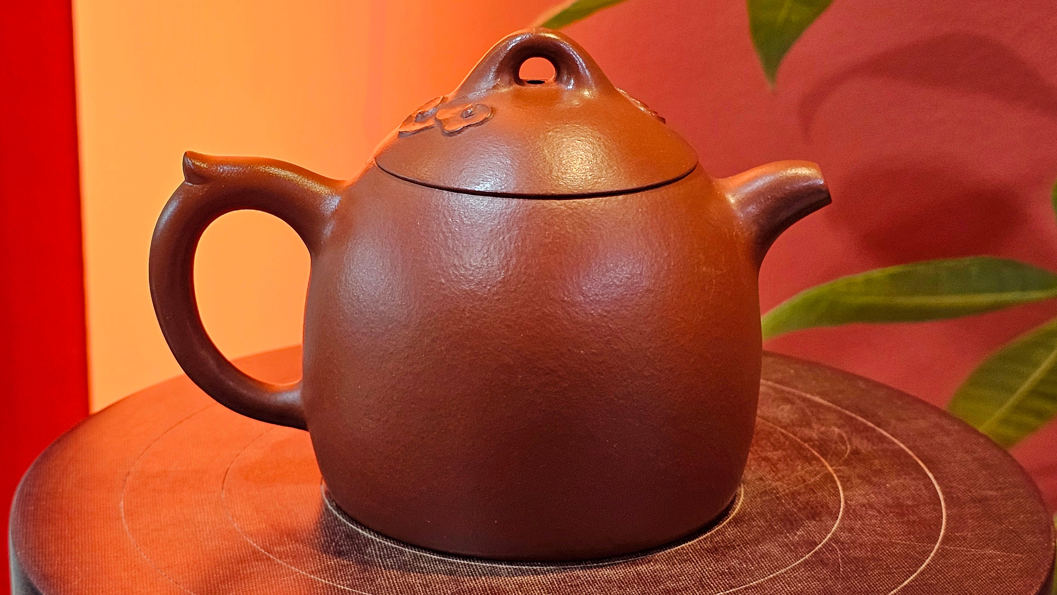 Qin Quan 秦权, with Oriental Clouds Embellishments 云朵贴花工艺, 191.3ml, Xiao Mei Yao Zhu Ni 小煤窑朱泥, by Craftsman Chen Yue Fei 陈跃飞 ~!Congratulations to Mr B.J.! 1014hrs 5th Oct 2025, Summerville, Canada🇨🇦!