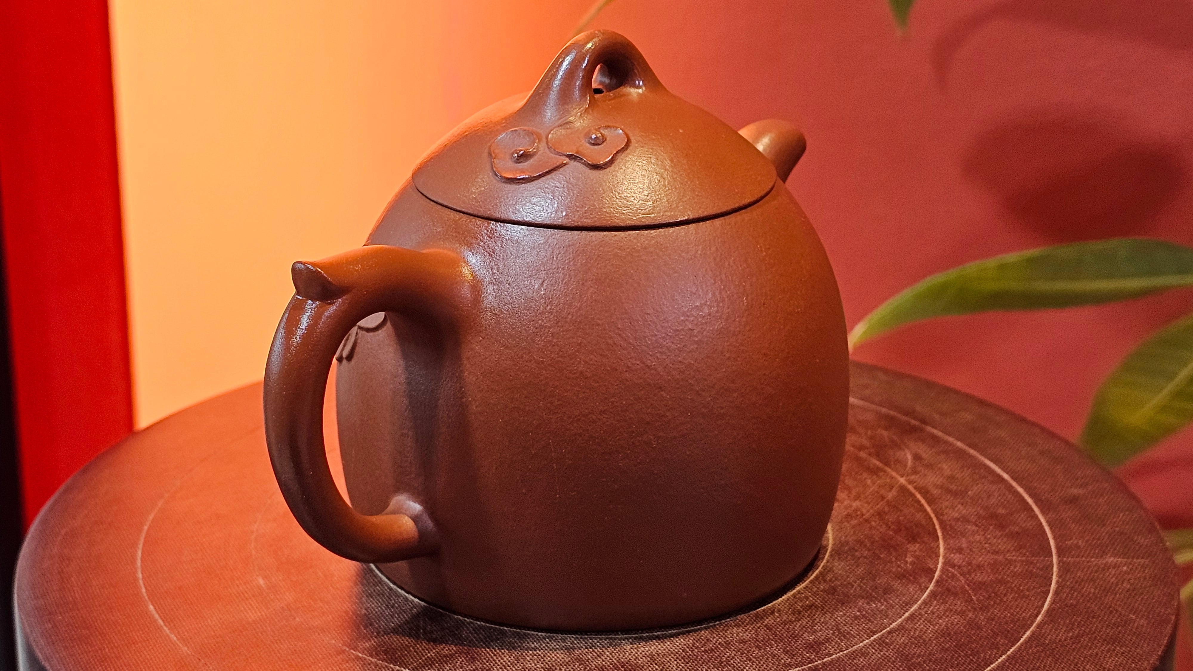 Qin Quan 秦权, with Oriental Clouds Embellishments 云朵贴花工艺, 191.3ml, Xiao Mei Yao Zhu Ni 小煤窑朱泥, by Craftsman Chen Yue Fei 陈跃飞 ~!Congratulations to Mr B.J.! 1014hrs 5th Oct 2025, Summerville, Canada🇨🇦!