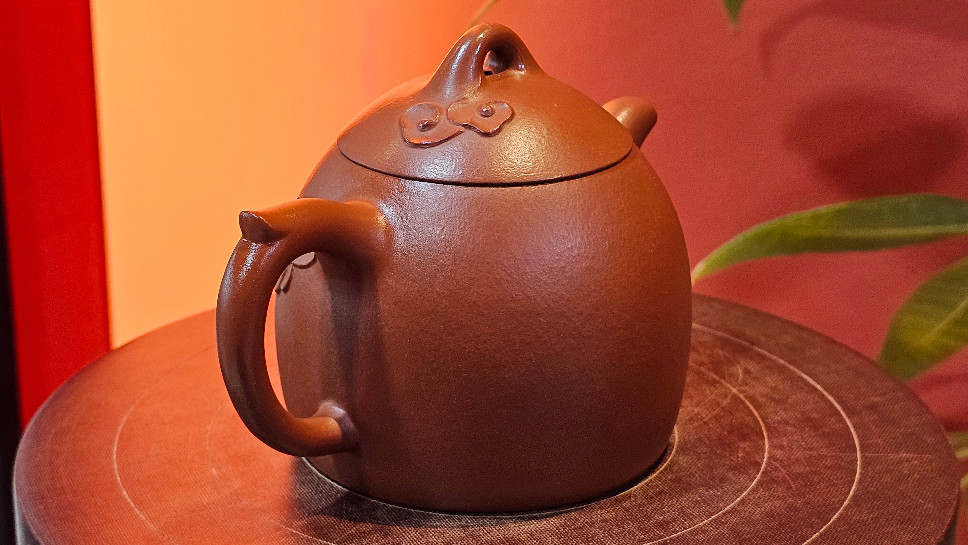 Qin Quan 秦权, with Oriental Clouds Embellishments 云朵贴花工艺, 191.3ml, Xiao Mei Yao Zhu Ni 小煤窑朱泥, by Craftsman Chen Yue Fei 陈跃飞 ~!Congratulations to Mr B.J.! 1014hrs 5th Oct 2025, Summerville, Canada🇨🇦!