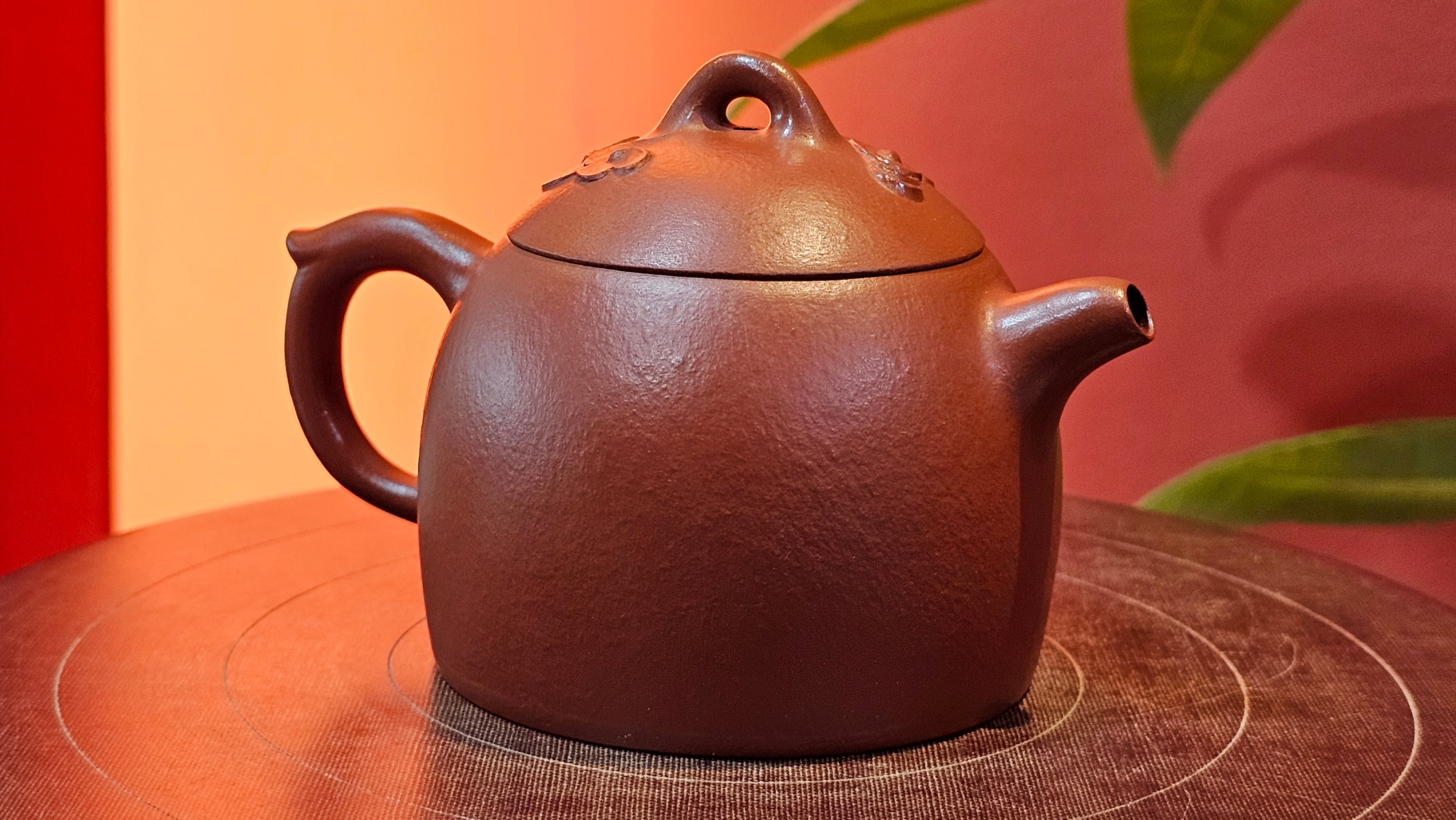 Mini! Qin Quan 秦权, with Oriental Clouds Embellishments 云朵贴花工艺, 114.6ml, Xiao Mei Yao Zhu Ni 小煤窑朱泥, by Craftsman Chen Yue Fei 陈跃飞 ~ Congratulations to Prof K.D.! 1124hrs 11th Sept 2025, San Jose! CA.