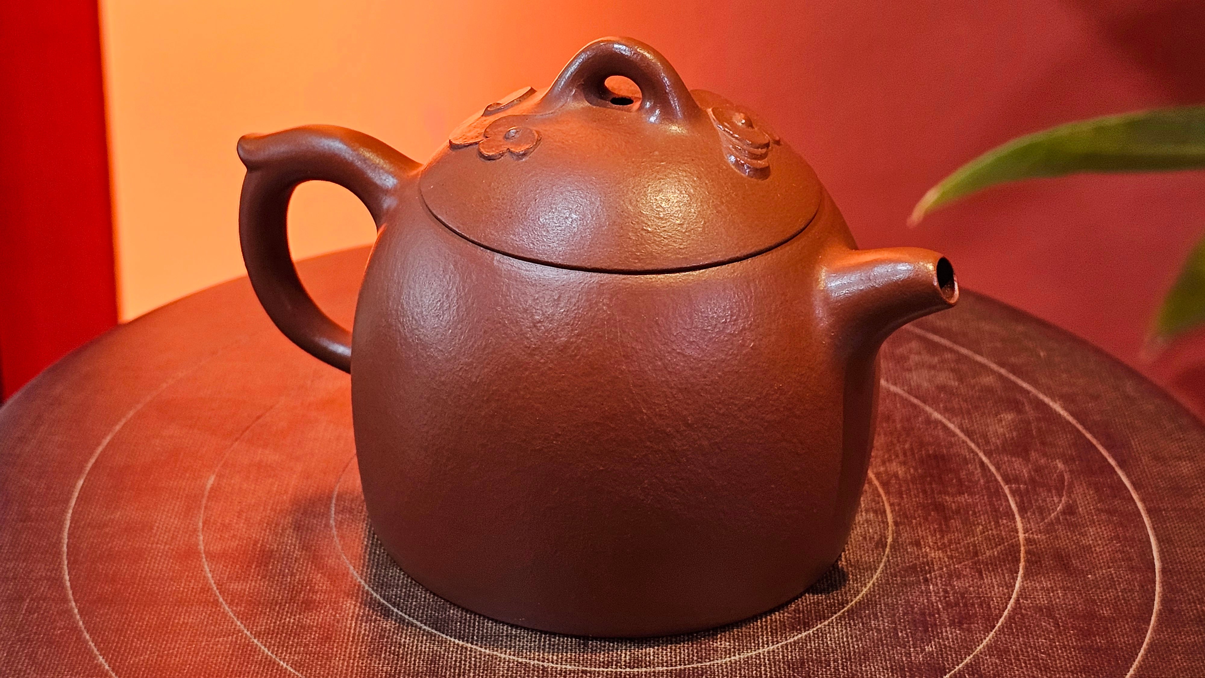 Mini! Qin Quan 秦权, with Oriental Clouds Embellishments 云朵贴花工艺, 114.6ml, Xiao Mei Yao Zhu Ni 小煤窑朱泥, by Craftsman Chen Yue Fei 陈跃飞 ~ Congratulations to Prof K.D.! 1124hrs 11th Sept 2025, San Jose! CA.