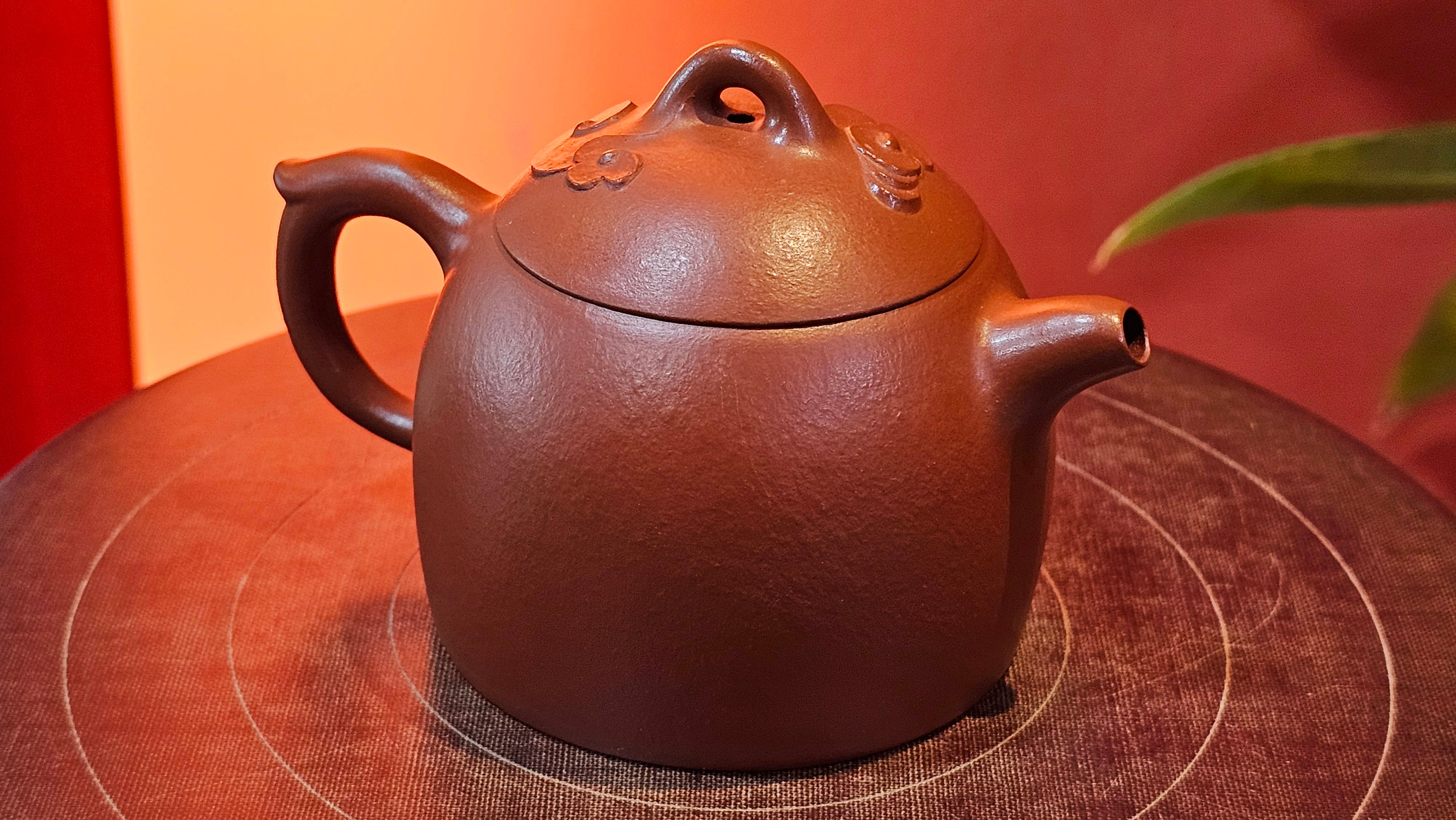 Mini! Qin Quan 秦权, with Oriental Clouds Embellishments 云朵贴花工艺, 114.6ml, Xiao Mei Yao Zhu Ni 小煤窑朱泥, by Craftsman Chen Yue Fei 陈跃飞 ~ Congratulations to Prof K.D.! 1124hrs 11th Sept 2025, San Jose! CA.