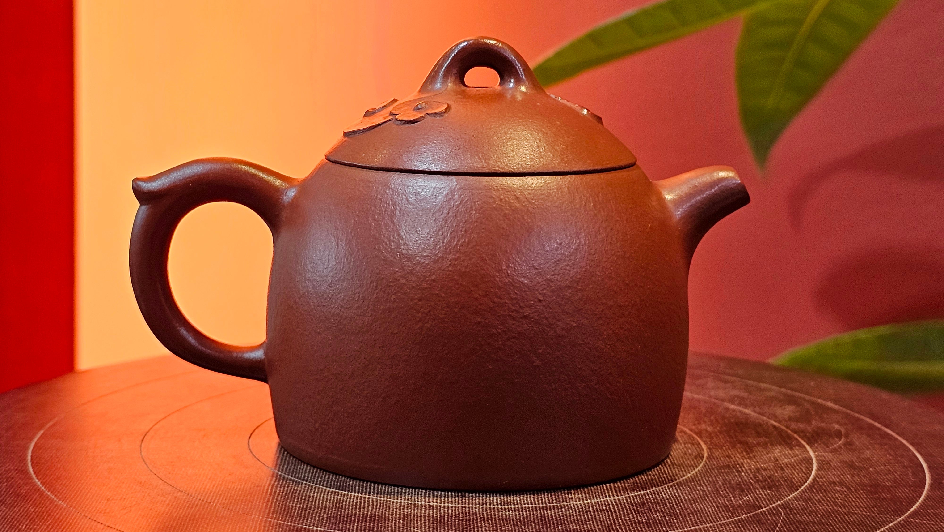 Mini! Qin Quan 秦权, with Oriental Clouds Embellishments 云朵贴花工艺, 114.6ml, Xiao Mei Yao Zhu Ni 小煤窑朱泥, by Craftsman Chen Yue Fei 陈跃飞 ~ Congratulations to Prof K.D.! 1124hrs 11th Sept 2025, San Jose! CA.