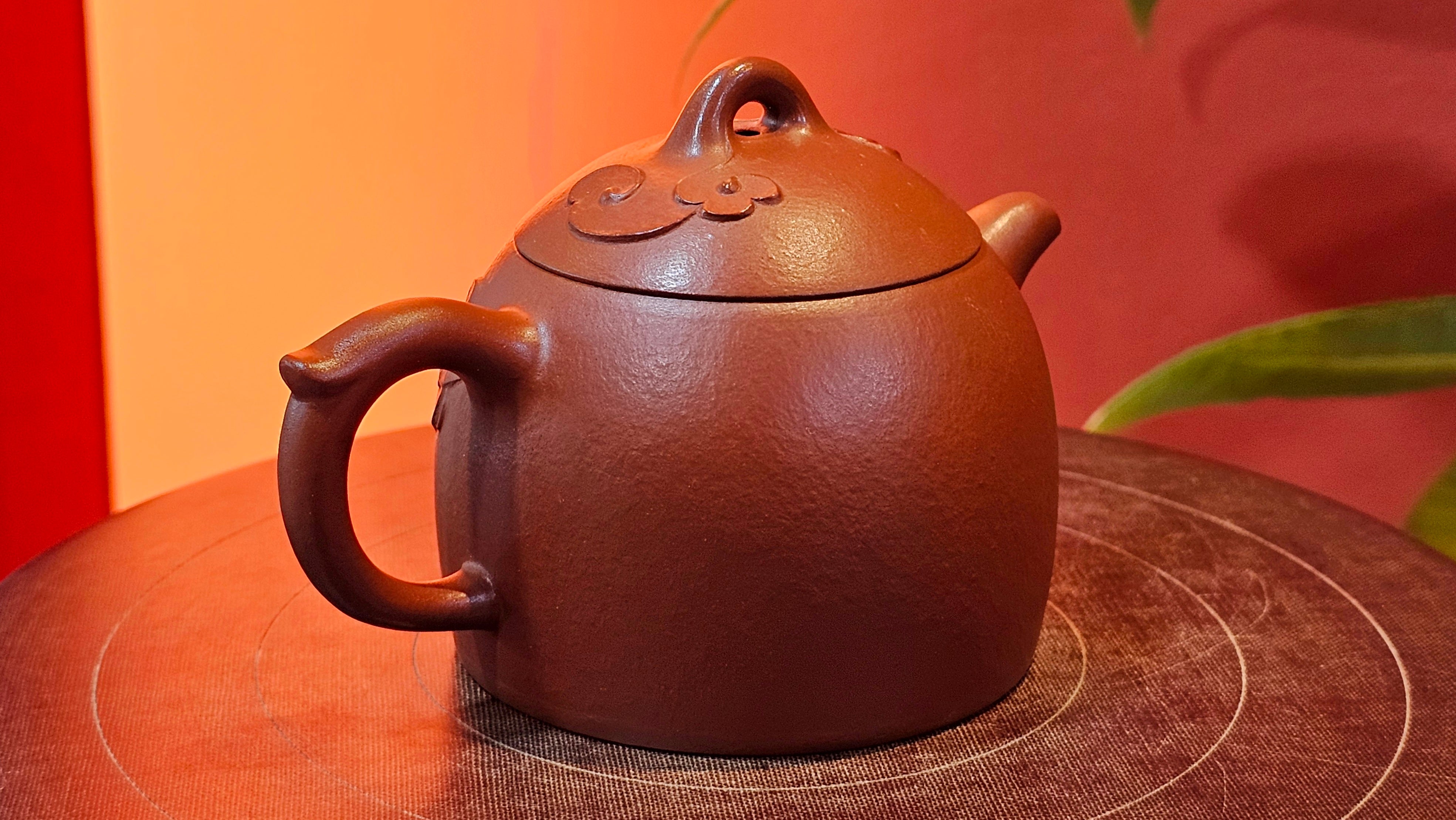 Mini! Qin Quan 秦权, with Oriental Clouds Embellishments 云朵贴花工艺, 114.6ml, Xiao Mei Yao Zhu Ni 小煤窑朱泥, by Craftsman Chen Yue Fei 陈跃飞 ~ Congratulations to Prof K.D.! 1124hrs 11th Sept 2025, San Jose! CA.