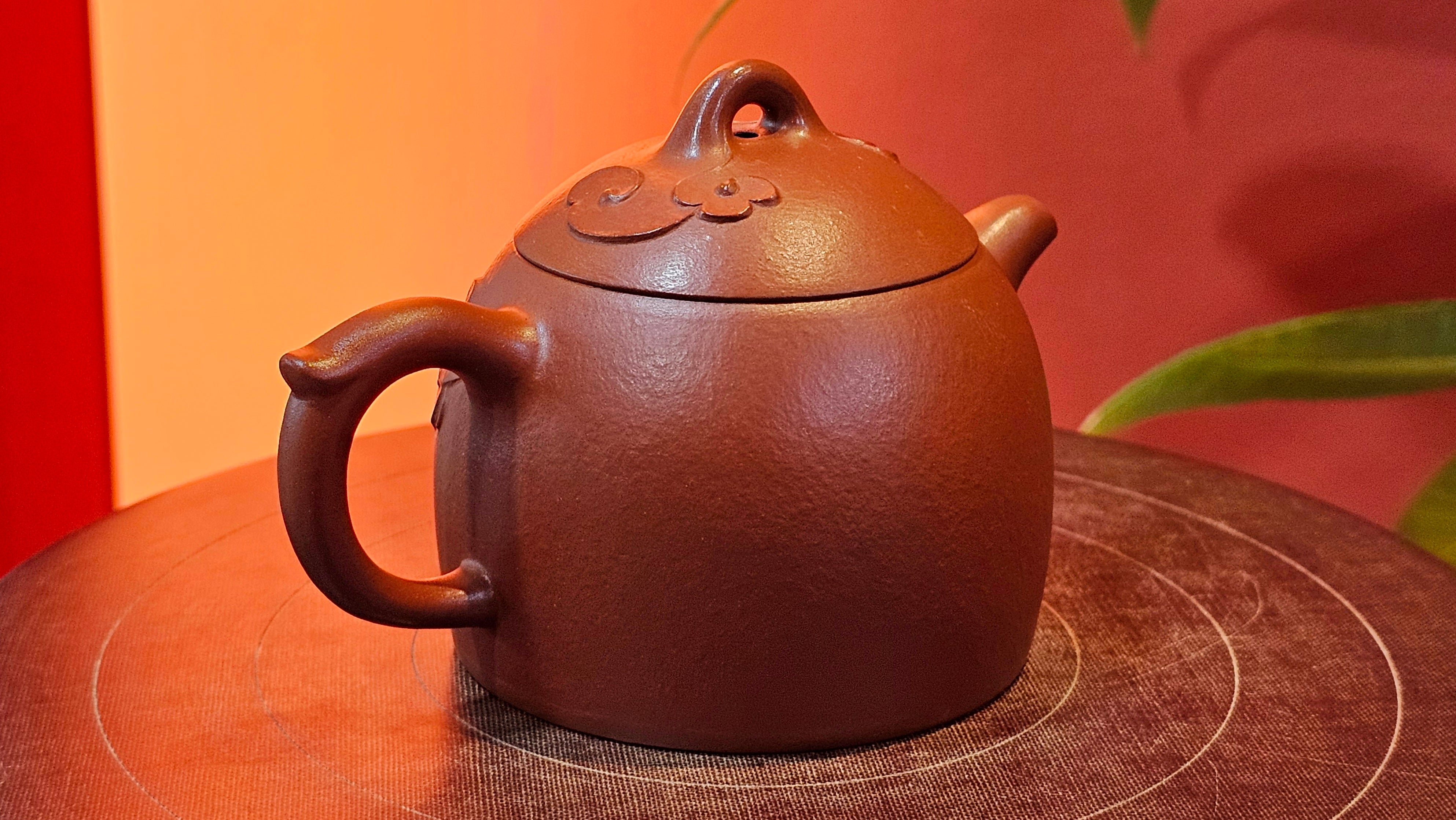 Mini! Qin Quan 秦权, with Oriental Clouds Embellishments 云朵贴花工艺, 114.6ml, Xiao Mei Yao Zhu Ni 小煤窑朱泥, by Craftsman Chen Yue Fei 陈跃飞 ~ Congratulations to Prof K.D.! 1124hrs 11th Sept 2025, San Jose! CA.