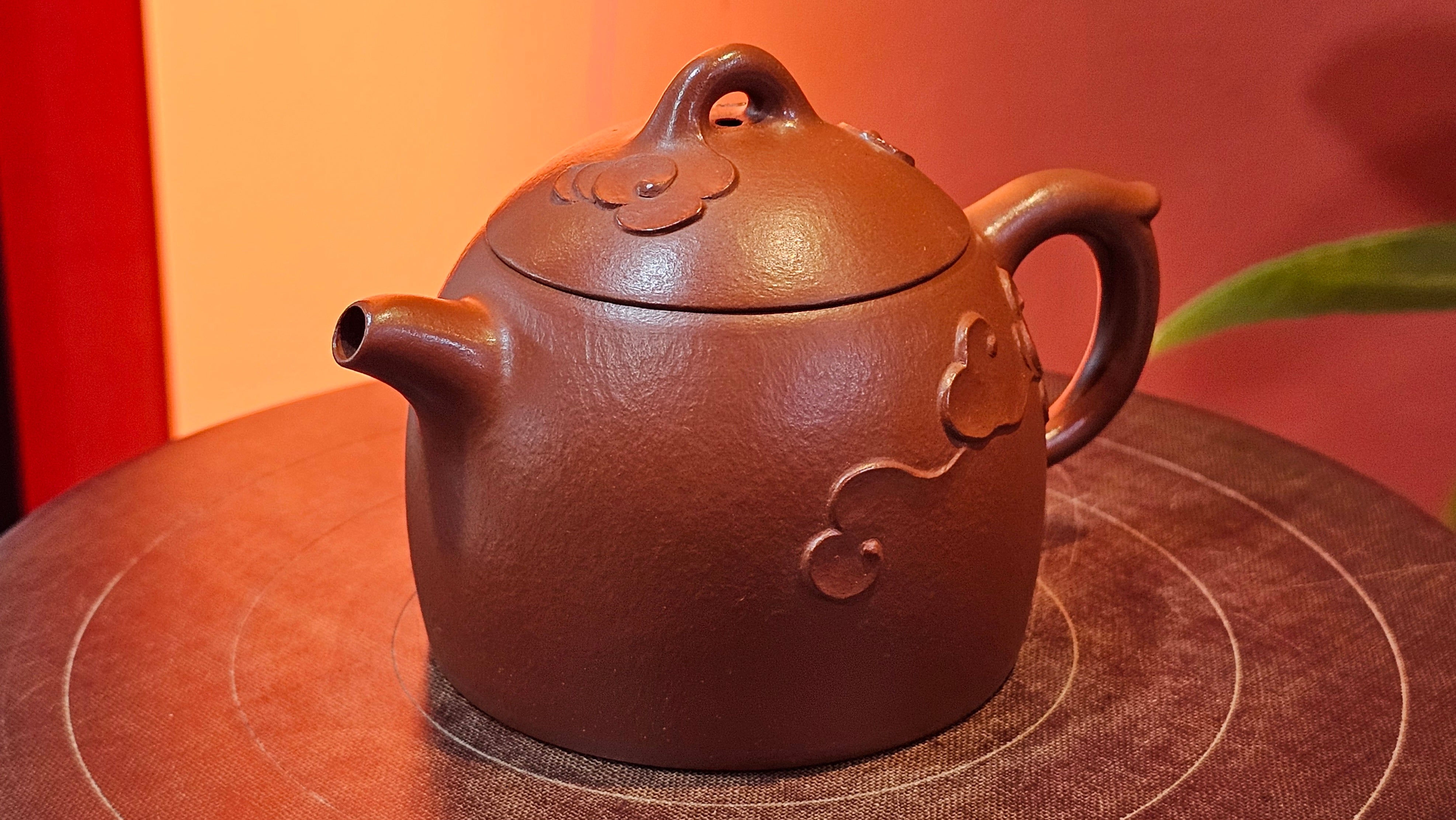 Mini! Qin Quan 秦权, with Oriental Clouds Embellishments 云朵贴花工艺, 114.6ml, Xiao Mei Yao Zhu Ni 小煤窑朱泥, by Craftsman Chen Yue Fei 陈跃飞 ~ Congratulations to Prof K.D.! 1124hrs 11th Sept 2025, San Jose! CA.