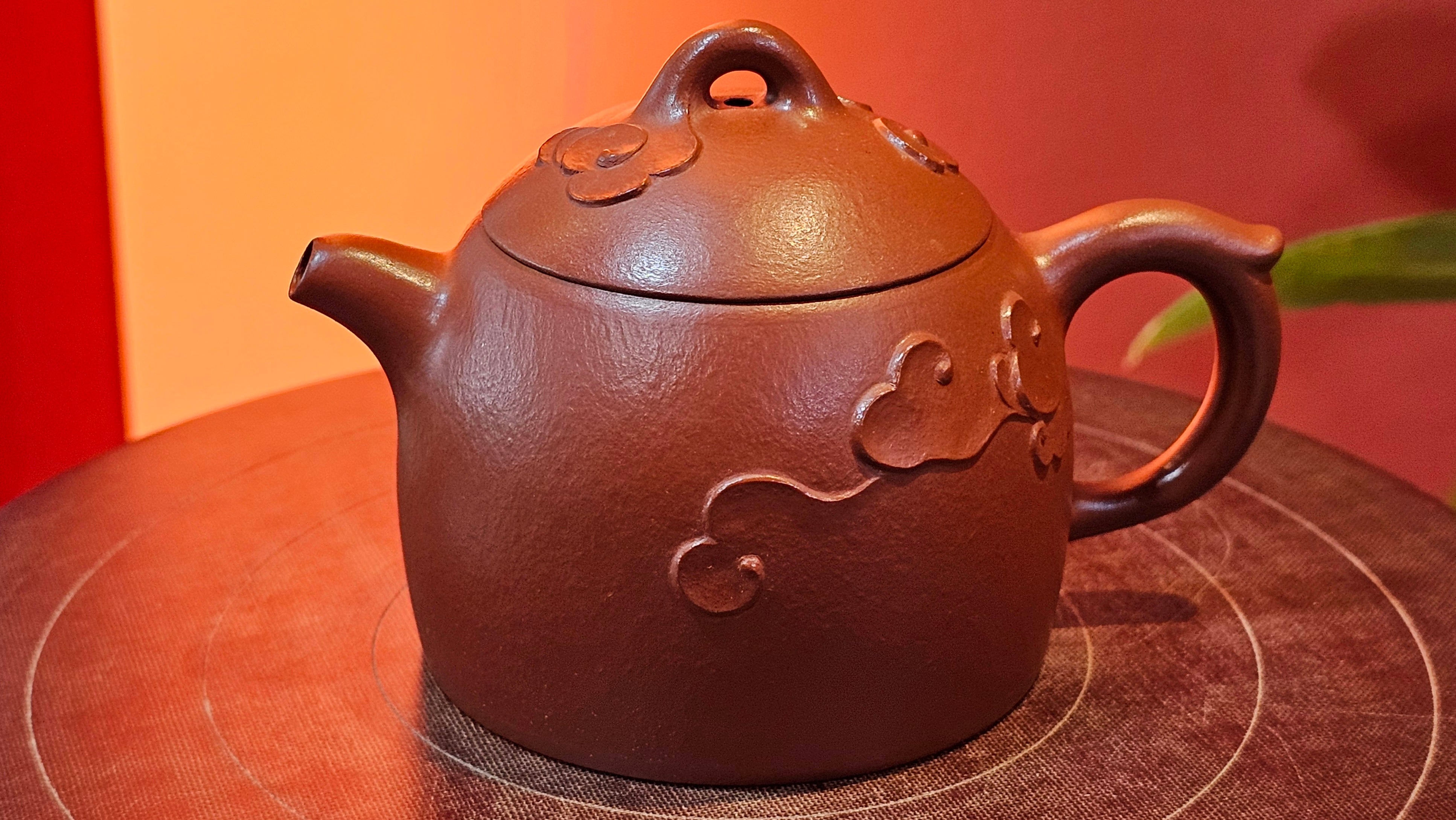 Mini! Qin Quan 秦权, with Oriental Clouds Embellishments 云朵贴花工艺, 114.6ml, Xiao Mei Yao Zhu Ni 小煤窑朱泥, by Craftsman Chen Yue Fei 陈跃飞 ~ Congratulations to Prof K.D.! 1124hrs 11th Sept 2025, San Jose! CA.