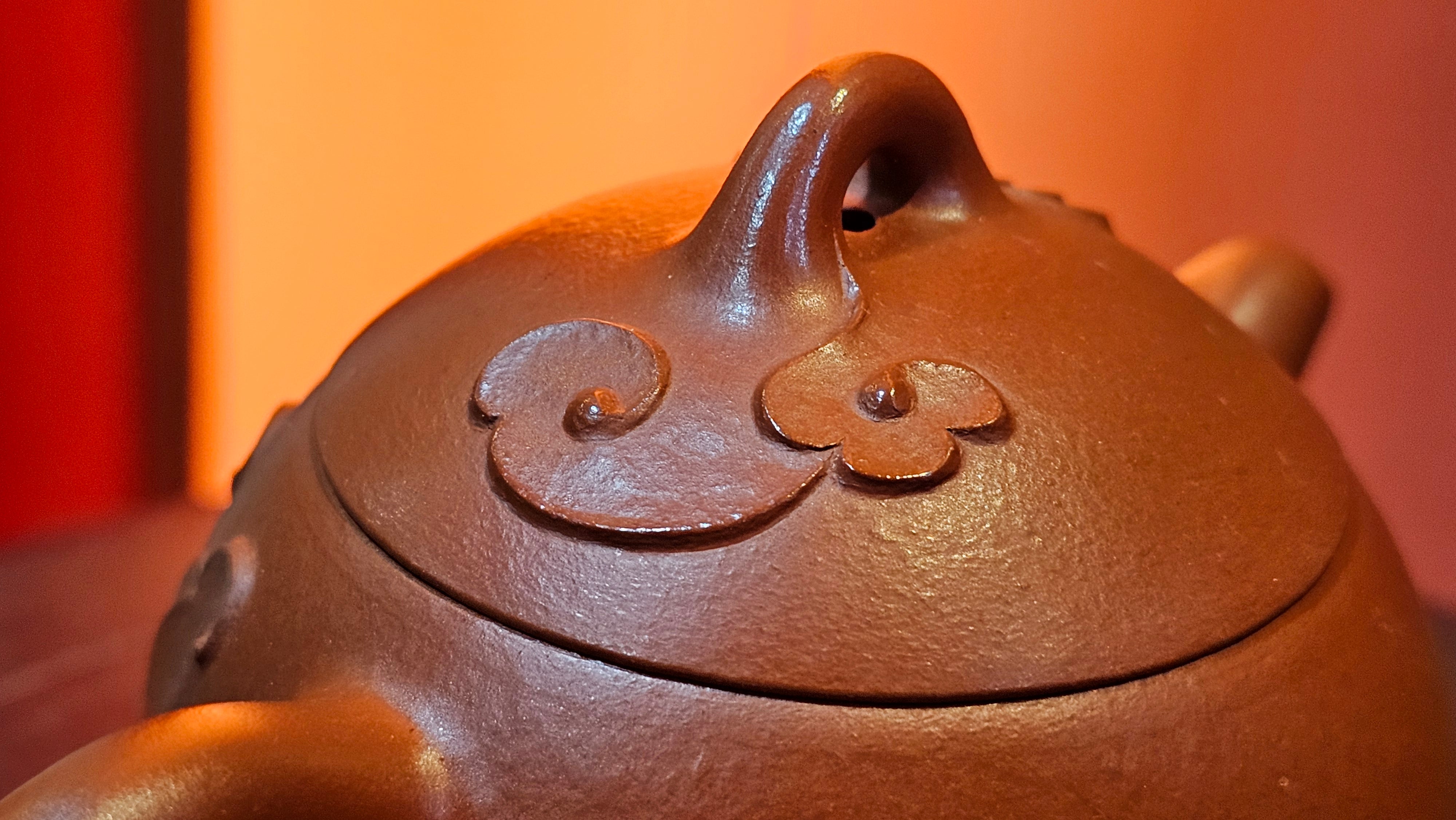 Mini! Qin Quan 秦权, with Oriental Clouds Embellishments 云朵贴花工艺, 114.6ml, Xiao Mei Yao Zhu Ni 小煤窑朱泥, by Craftsman Chen Yue Fei 陈跃飞 ~ Congratulations to Prof K.D.! 1124hrs 11th Sept 2025, San Jose! CA.