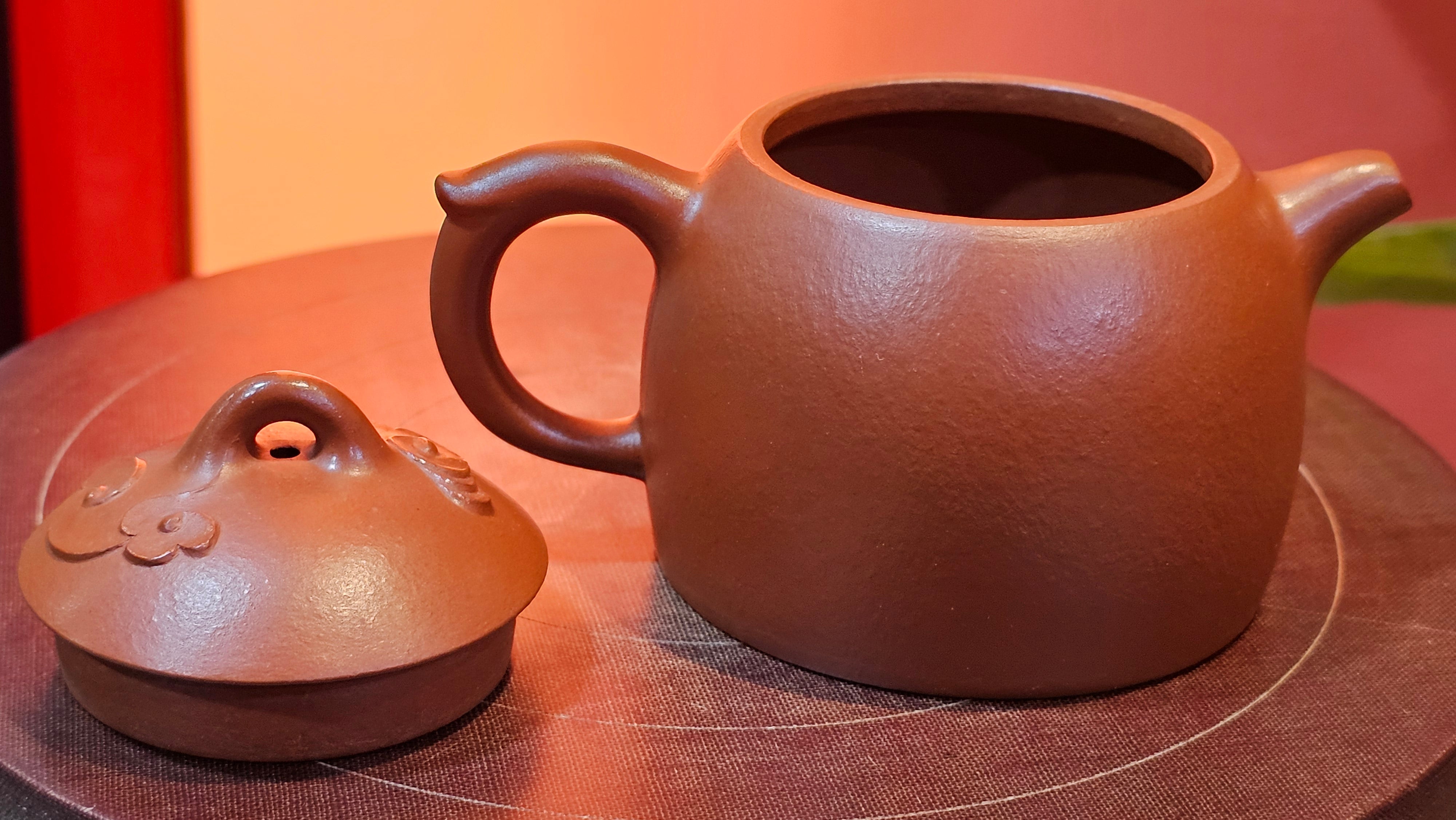 Mini! Qin Quan 秦权, with Oriental Clouds Embellishments 云朵贴花工艺, 114.6ml, Xiao Mei Yao Zhu Ni 小煤窑朱泥, by Craftsman Chen Yue Fei 陈跃飞 ~ Congratulations to Prof K.D.! 1124hrs 11th Sept 2025, San Jose! CA.