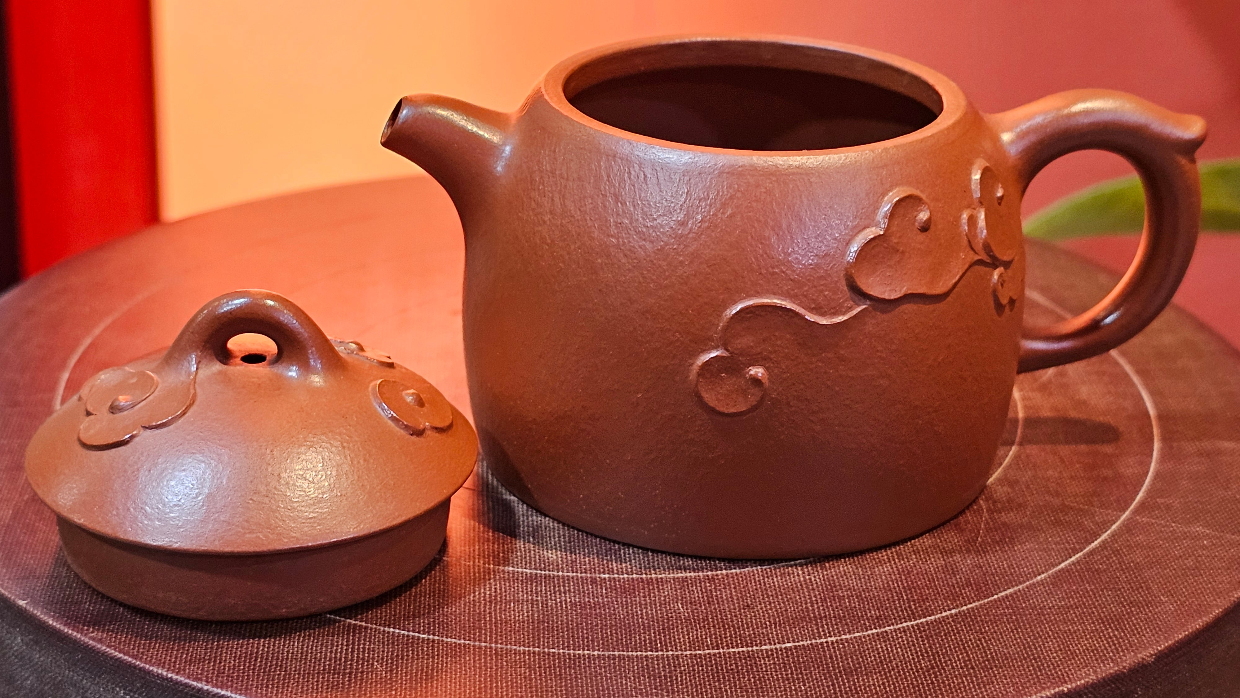 Mini! Qin Quan 秦权, with Oriental Clouds Embellishments 云朵贴花工艺, 114.6ml, Xiao Mei Yao Zhu Ni 小煤窑朱泥, by Craftsman Chen Yue Fei 陈跃飞 ~ Congratulations to Prof K.D.! 1124hrs 11th Sept 2025, San Jose! CA.