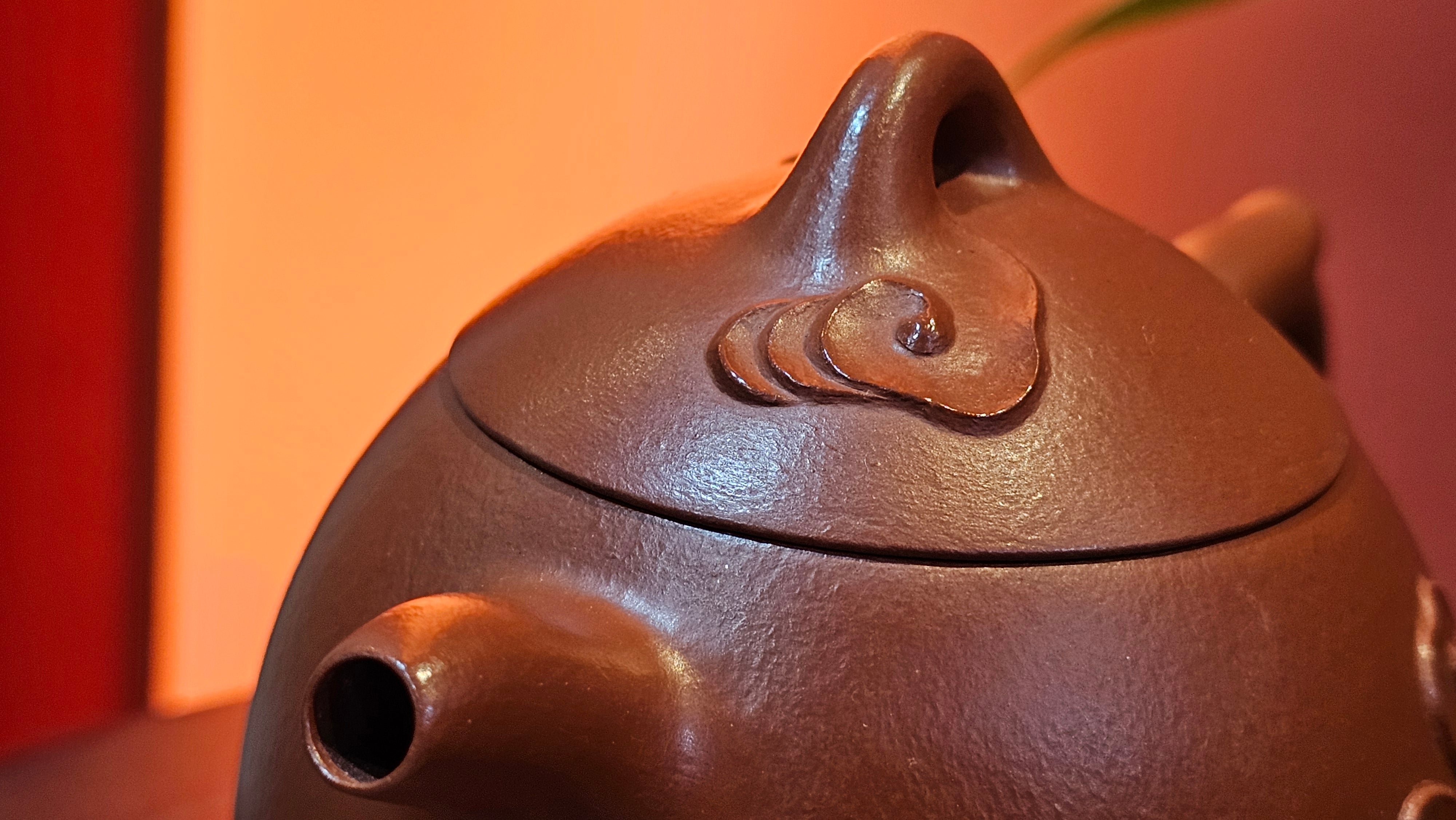 Qin Quan 秦权, with Oriental Clouds Embellishments 云朵贴花工艺, 191.3ml, Xiao Mei Yao Zhu Ni 小煤窑朱泥, by Craftsman Chen Yue Fei 陈跃飞 ~!Congratulations to Mr B.J.! 1014hrs 5th Oct 2025, Summerville, Canada🇨🇦!