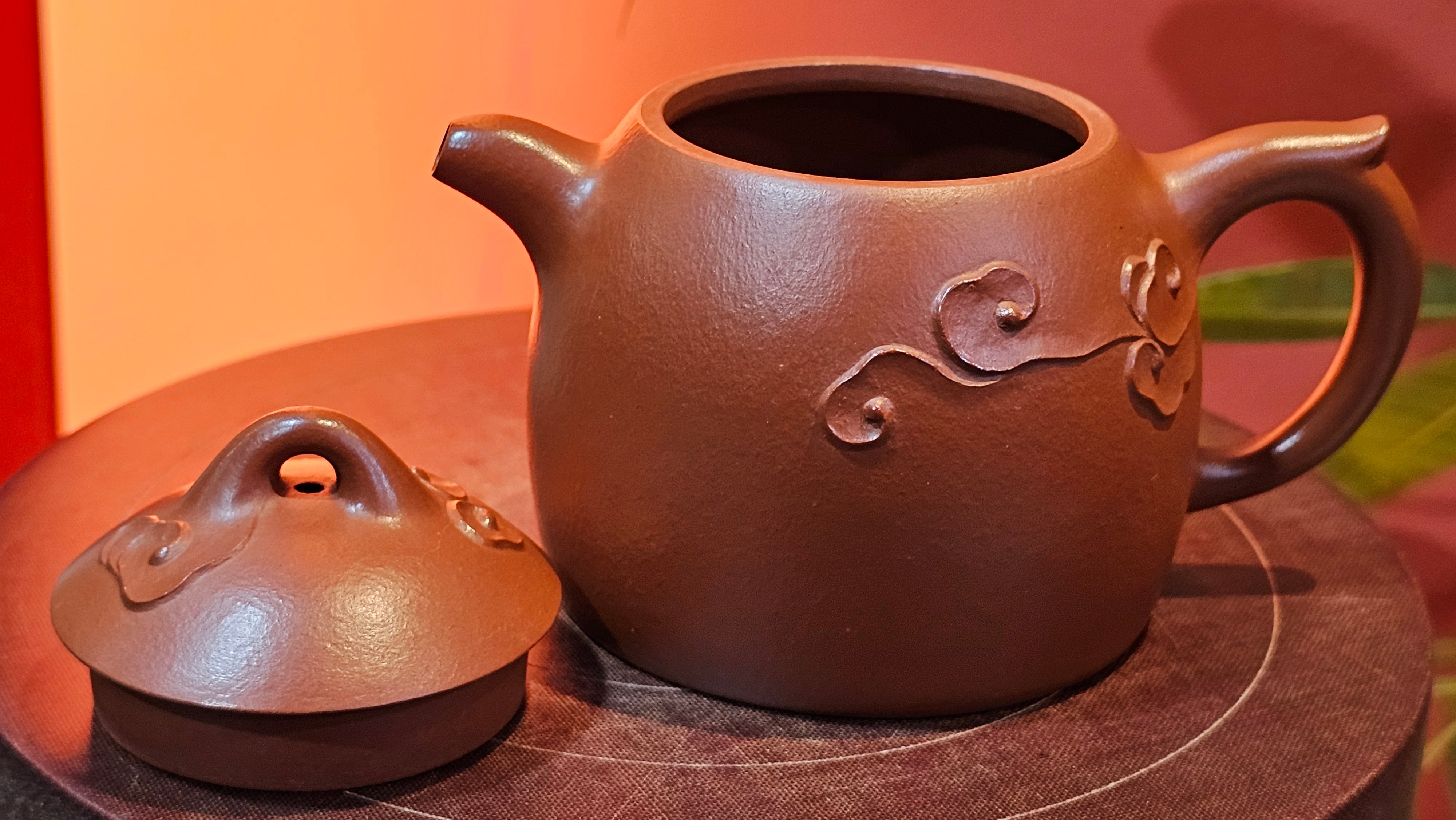 Qin Quan 秦权, with Oriental Clouds Embellishments 云朵贴花工艺, 191.3ml, Xiao Mei Yao Zhu Ni 小煤窑朱泥, by Craftsman Chen Yue Fei 陈跃飞 ~!Congratulations to Mr B.J.! 1014hrs 5th Oct 2025, Summerville, Canada🇨🇦!