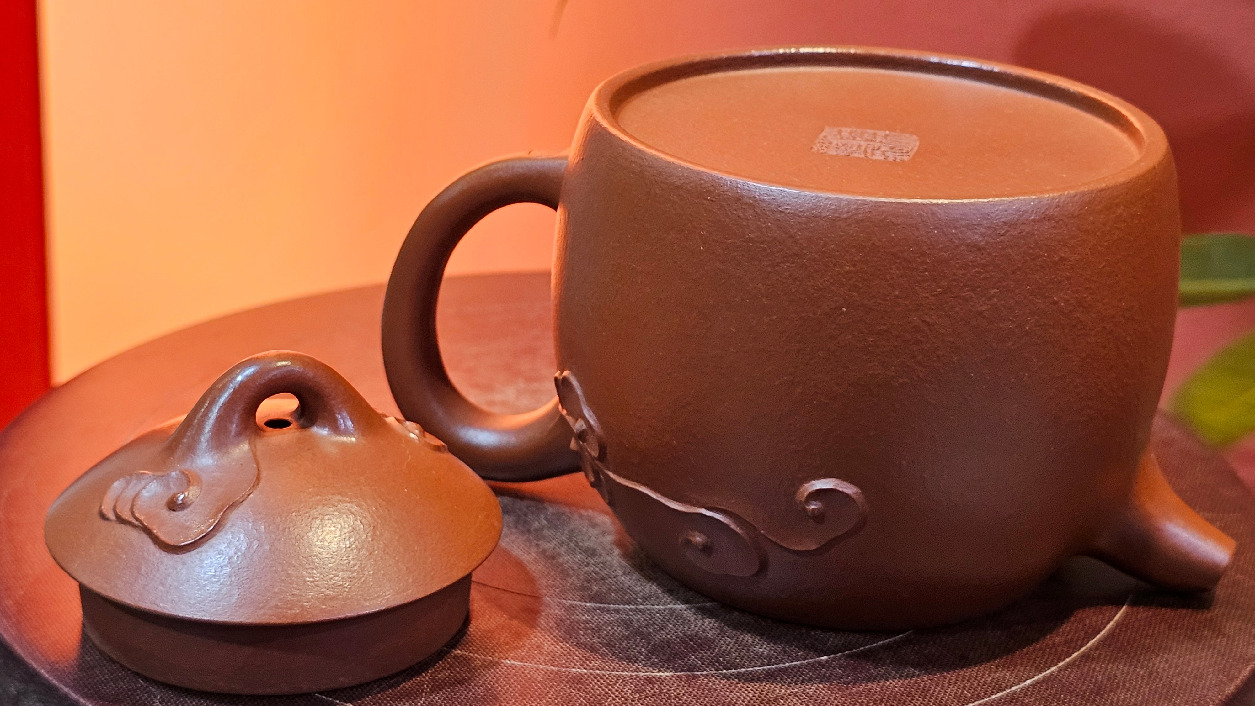 Qin Quan 秦权, with Oriental Clouds Embellishments 云朵贴花工艺, 191.3ml, Xiao Mei Yao Zhu Ni 小煤窑朱泥, by Craftsman Chen Yue Fei 陈跃飞 ~!Congratulations to Mr B.J.! 1014hrs 5th Oct 2025, Summerville, Canada🇨🇦!