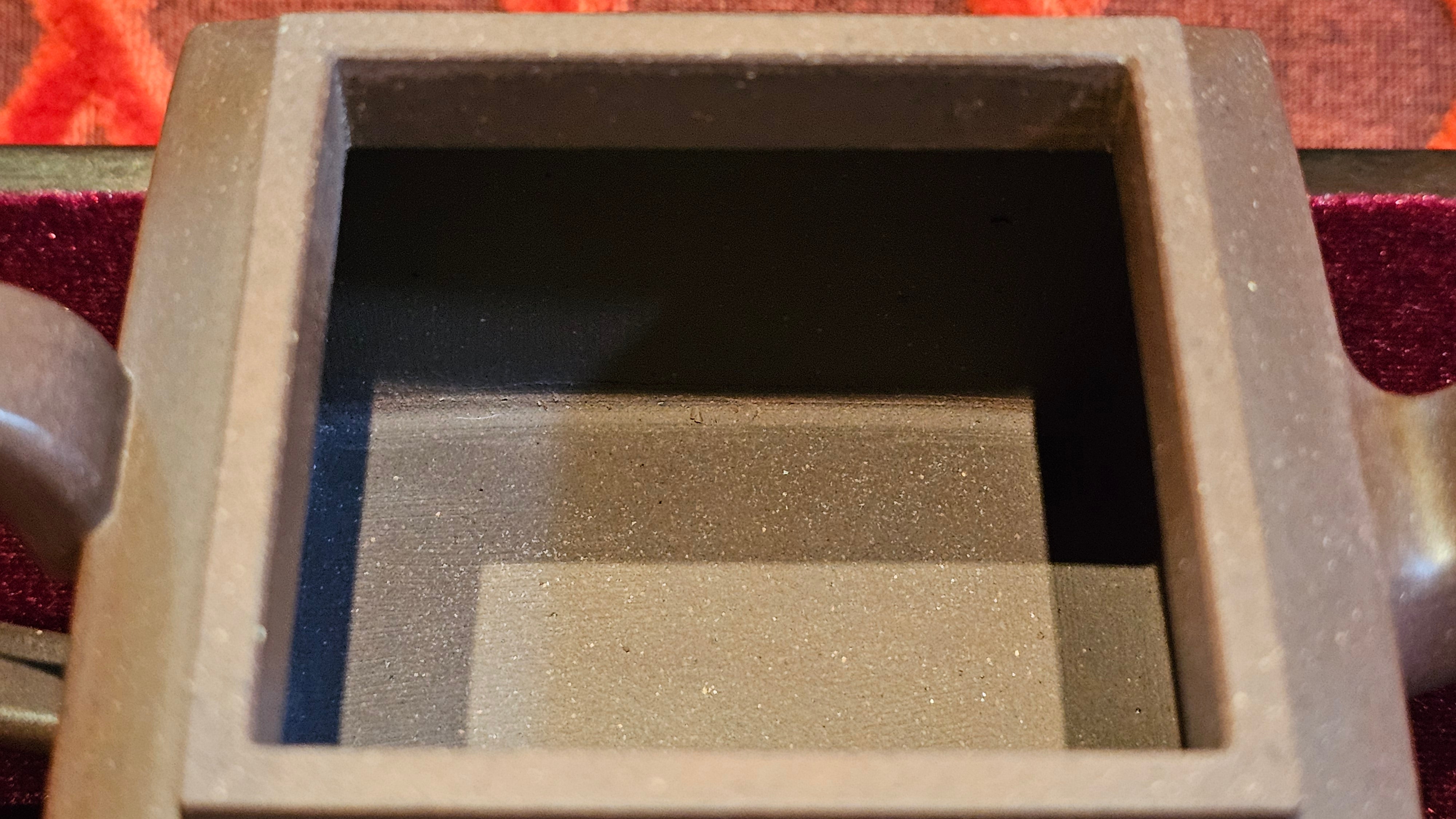 《若思四方》"Ruo Si Si Fang", 249.8ml, with Engraving, Di Cao Qing Zi Ni 底槽青紫泥, by L2A Senior Consummate Artist Yuan Hui 袁辉 ~!Congratulations!to Ms M.L., 0635hrs 30th August 2025, Phoenix, AZ!