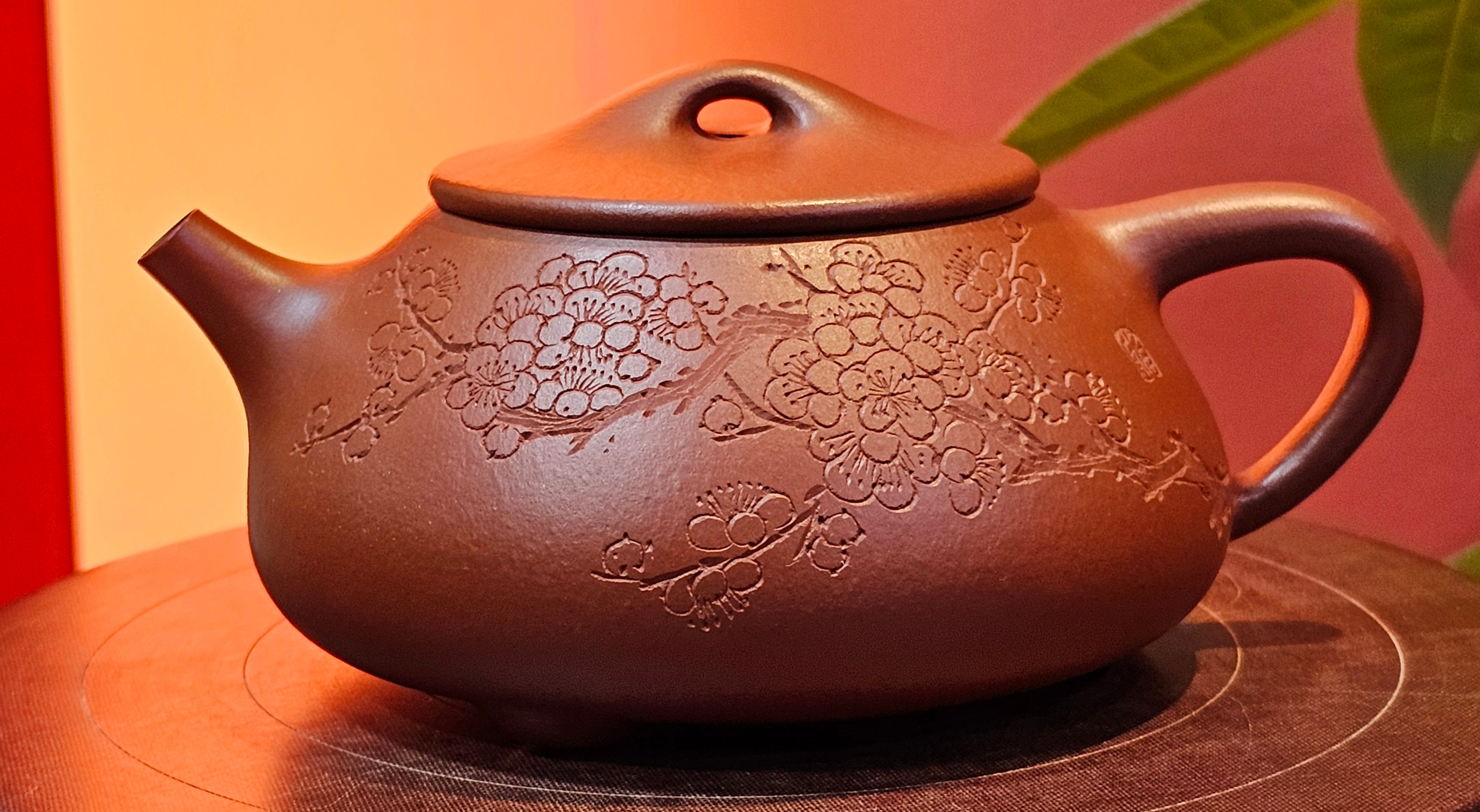 Jing Zhou Shi Piao 景舟石瓢, 283.6ml, Xiao Mei Yao Zhu Ni 小煤窑朱泥, by Craftsman Wang Xing 王兴; "暗香疏影" and Plum Blossoms Engraving by Craftsman Yi De Shu 一德书 ~ Congratulations to Mr K.S.! 2200hrs 8th Sept 2025, Tiburon, CA!