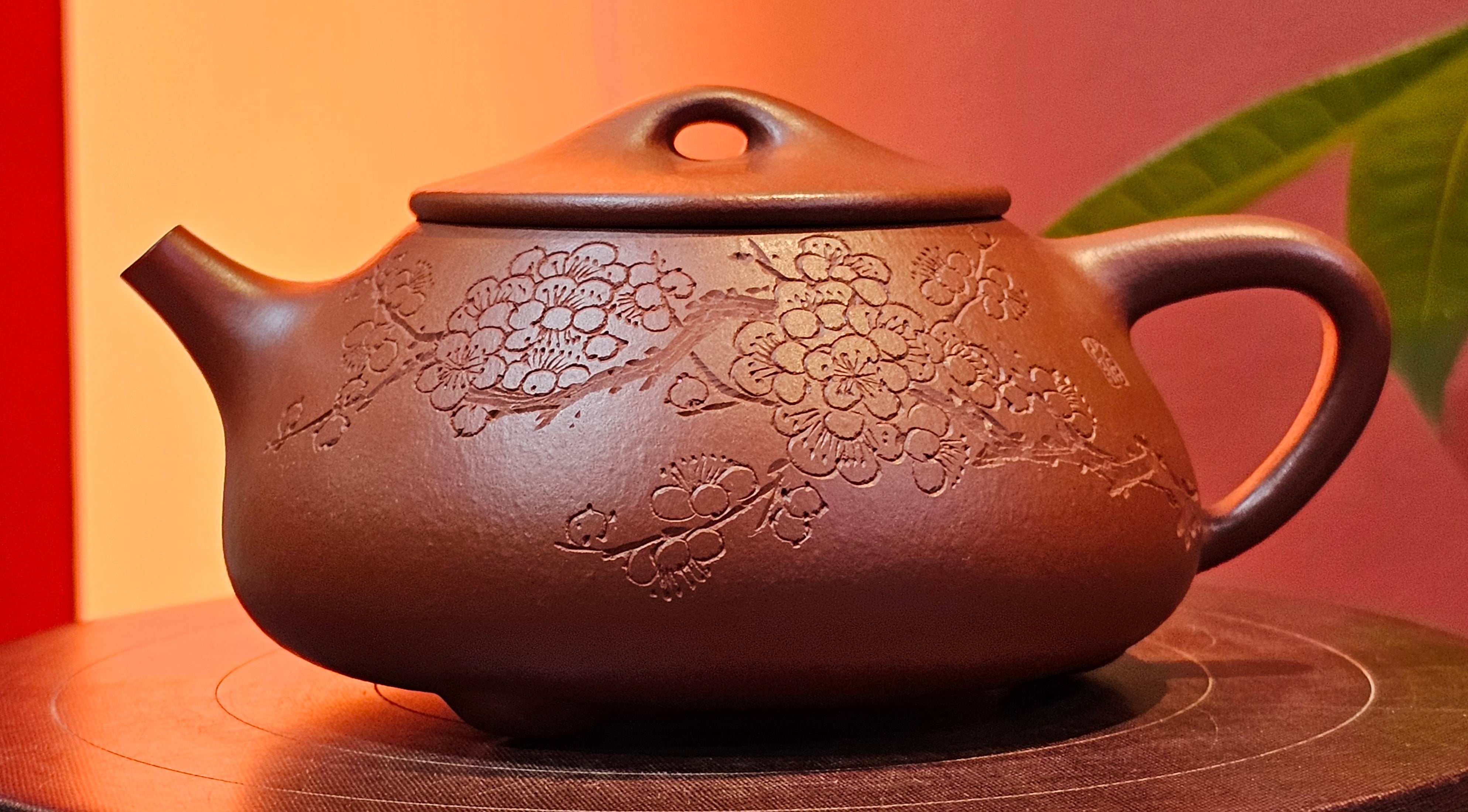 Jing Zhou Shi Piao 景舟石瓢, 283.6ml, Xiao Mei Yao Zhu Ni 小煤窑朱泥, by Craftsman Wang Xing 王兴; "暗香疏影" and Plum Blossoms Engraving by Craftsman Yi De Shu 一德书 ~ Congratulations to Mr K.S.! 2200hrs 8th Sept 2025, Tiburon, CA!