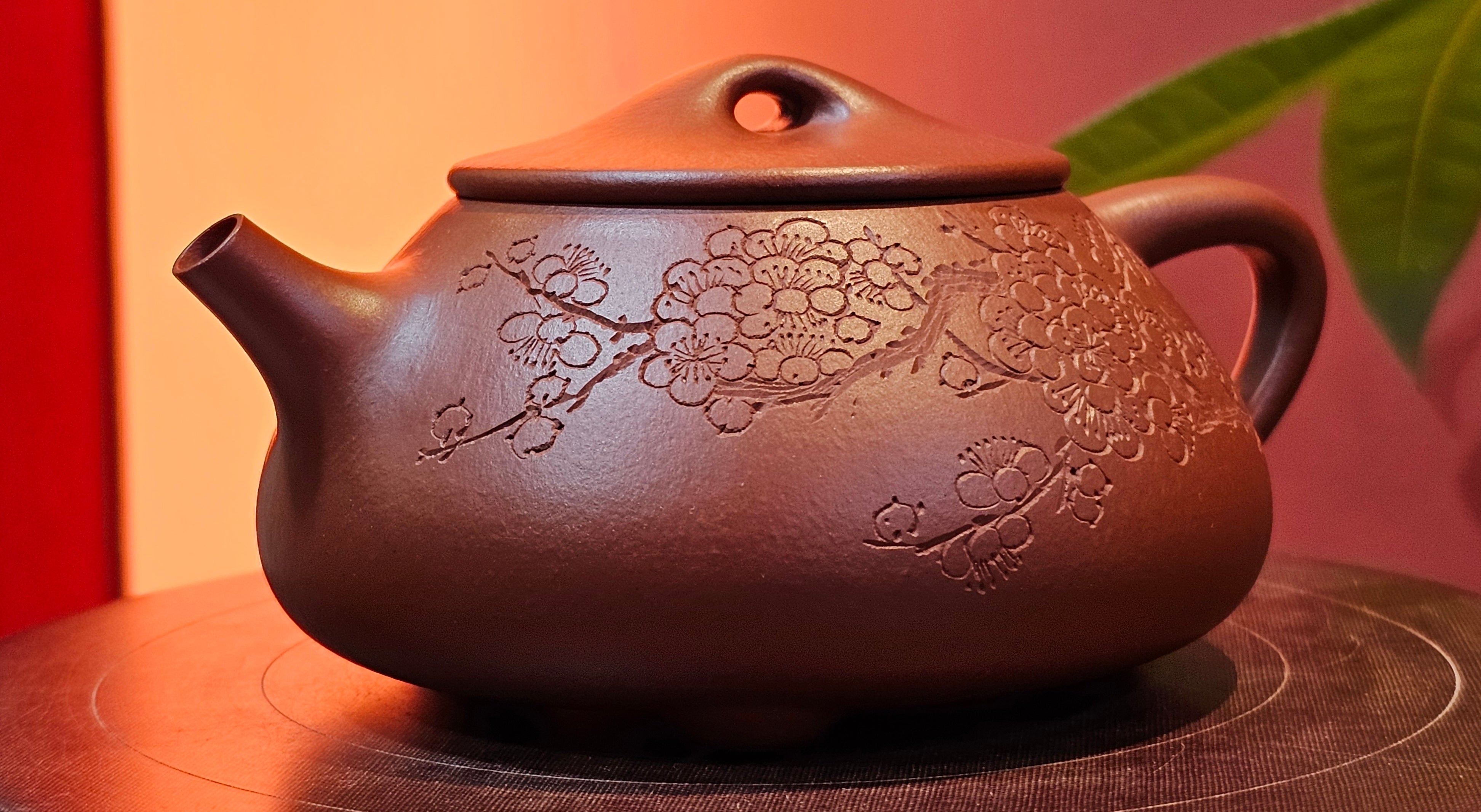 Jing Zhou Shi Piao 景舟石瓢, 283.6ml, Xiao Mei Yao Zhu Ni 小煤窑朱泥, by Craftsman Wang Xing 王兴; "暗香疏影" and Plum Blossoms Engraving by Craftsman Yi De Shu 一德书 ~ Congratulations to Mr K.S.! 2200hrs 8th Sept 2025, Tiburon, CA!