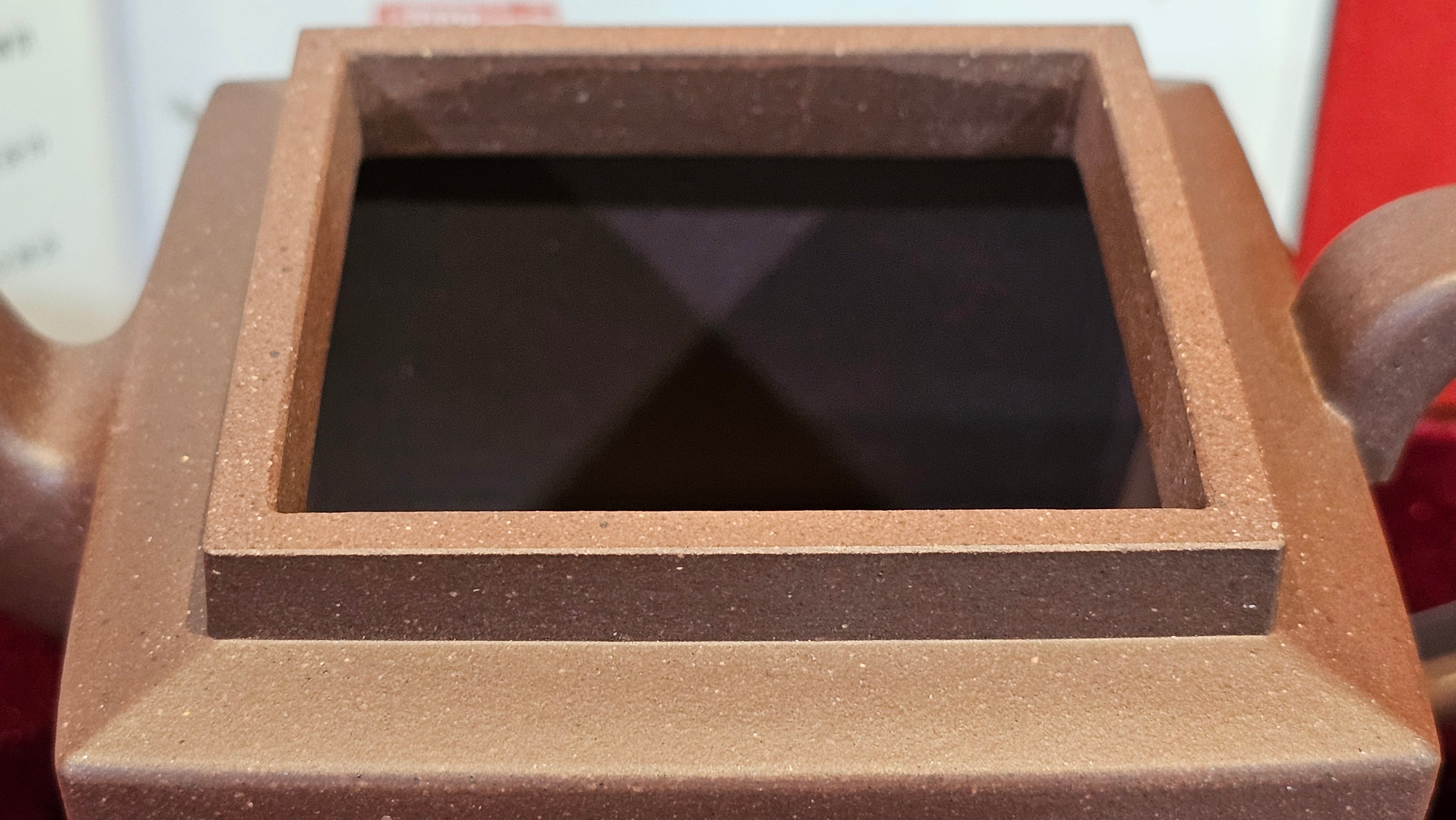 《若思四方》"Ruo Si Si Fang", 249.8ml, with Engraving, Di Cao Qing Zi Ni 底槽青紫泥, by L2A Senior Consummate Artist Yuan Hui 袁辉 ~!Congratulations!to Ms M.L., 0635hrs 30th August 2025, Phoenix, AZ!